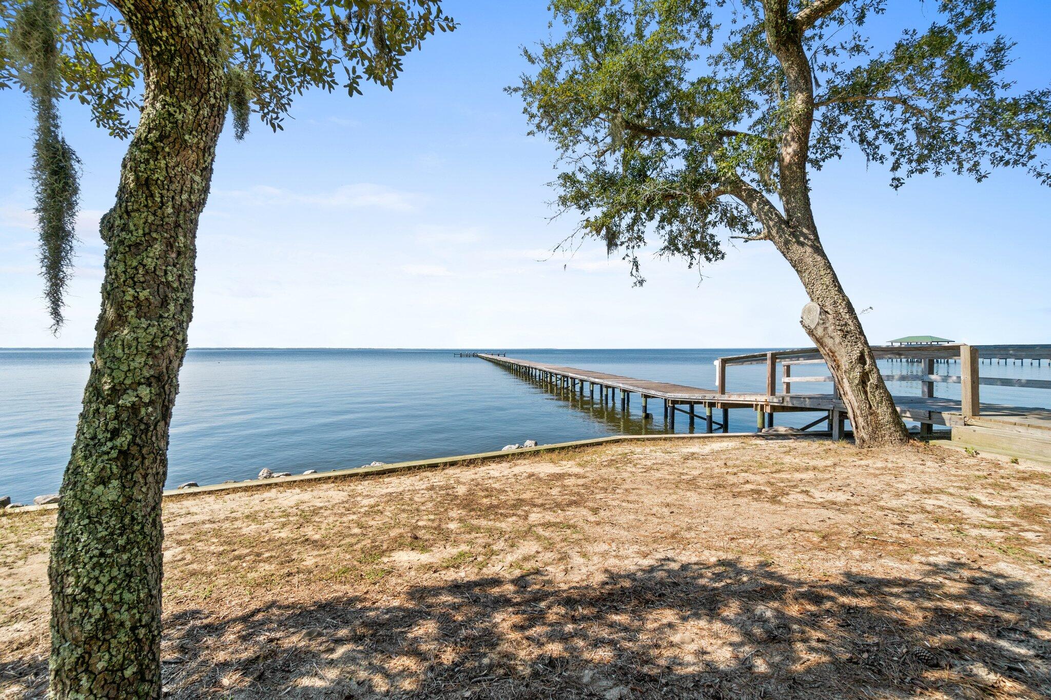 HAMMOCK BAY - Land