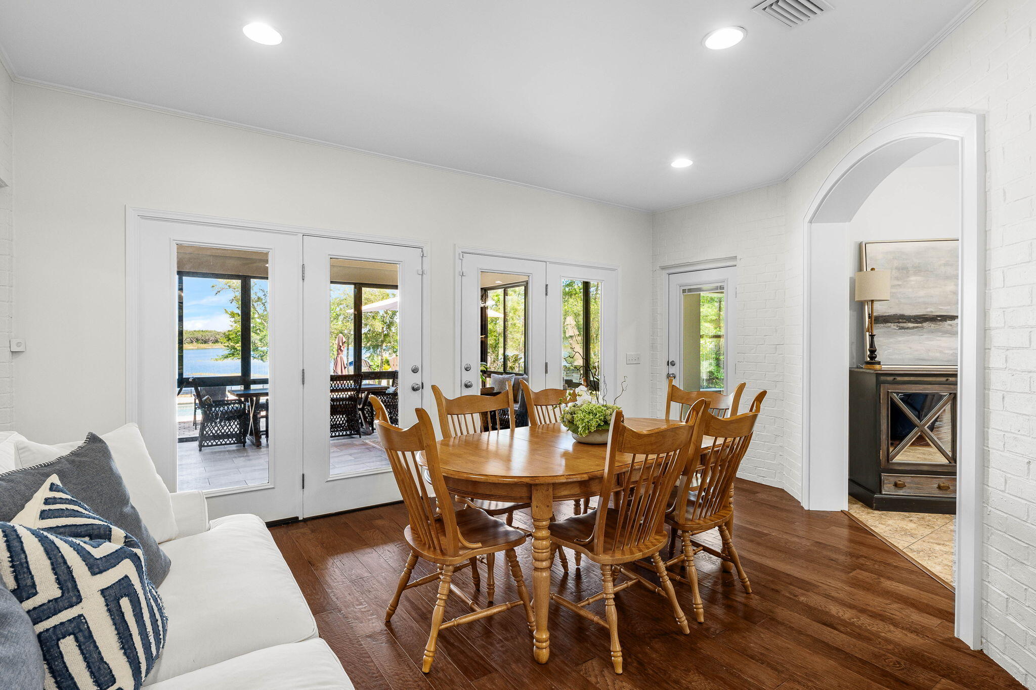 Lake Merial - Residential