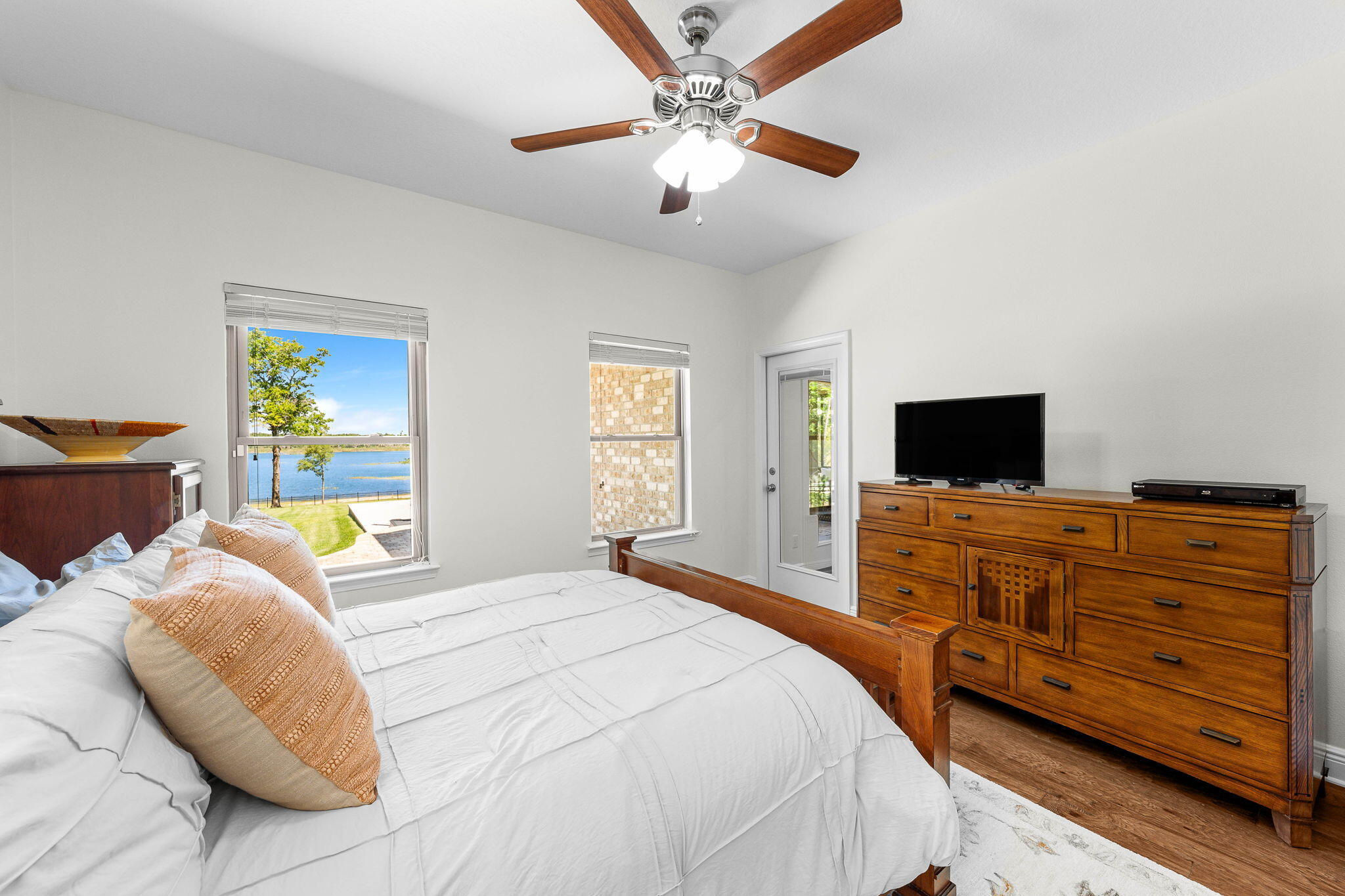 Lake Merial - Residential