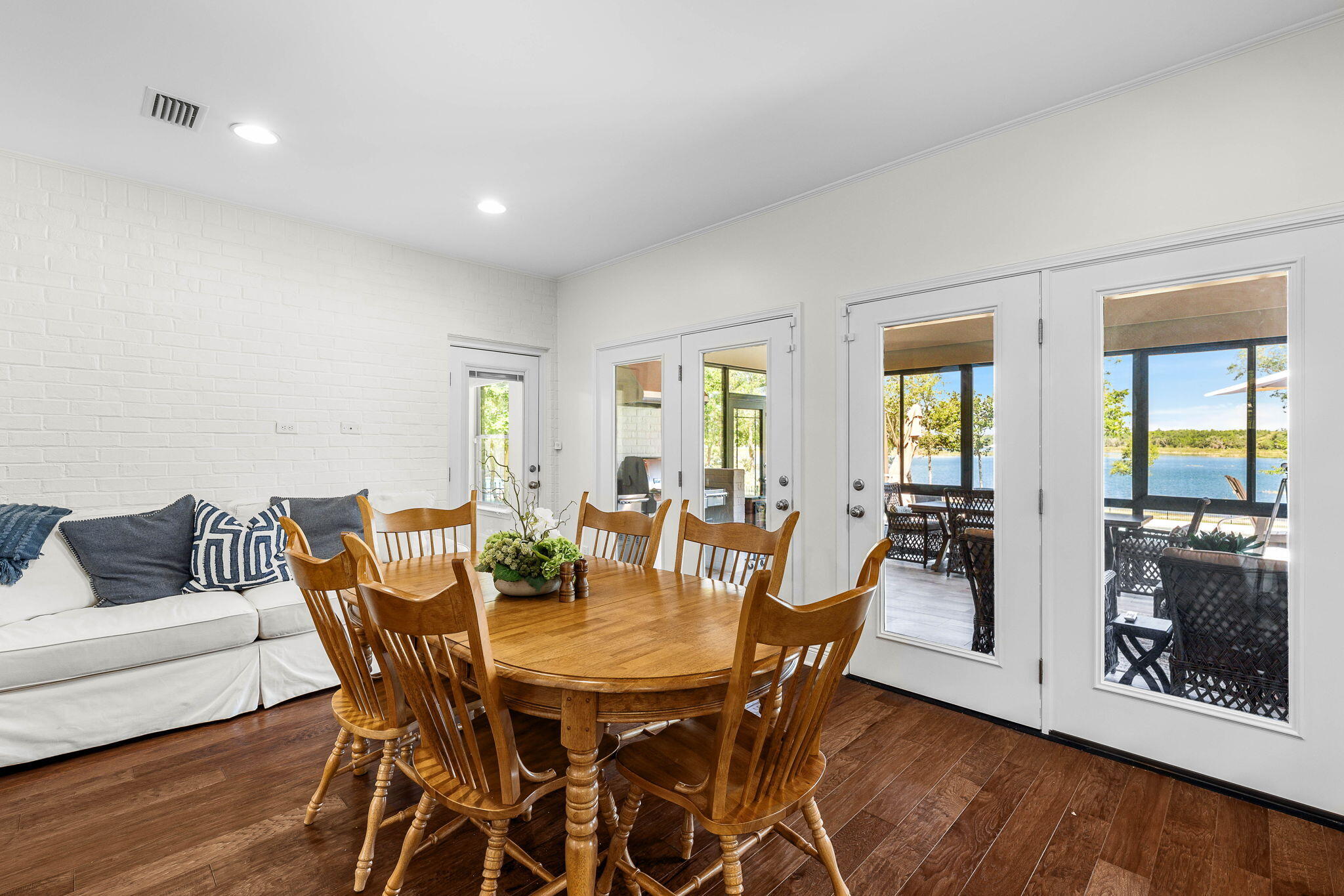 Lake Merial - Residential