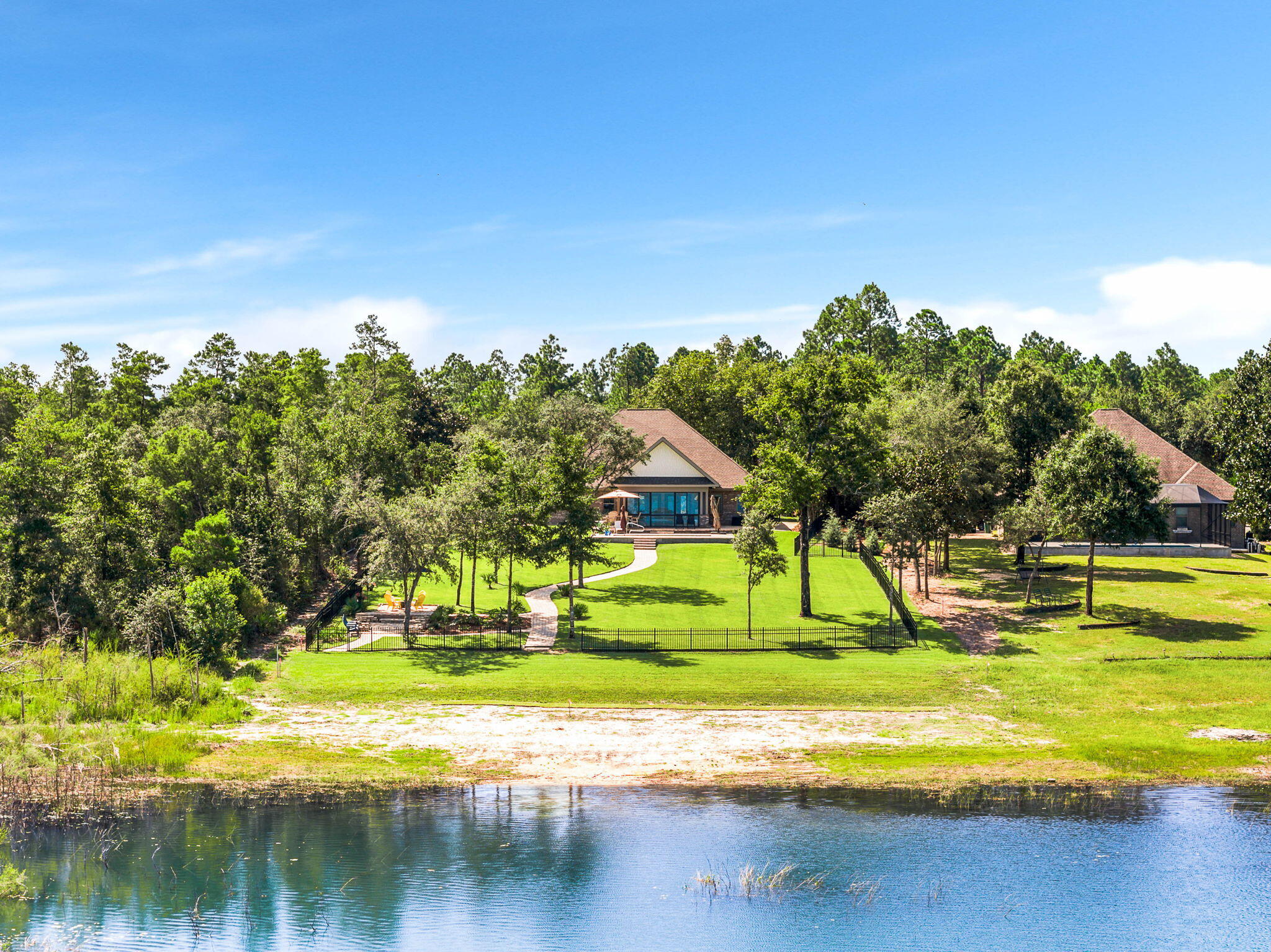 Lake Merial - Residential