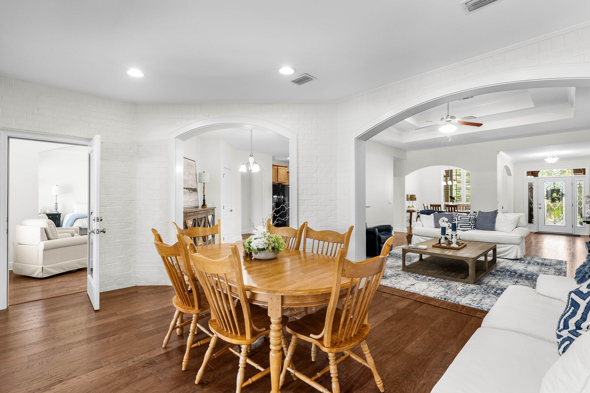 Lake Merial - Residential