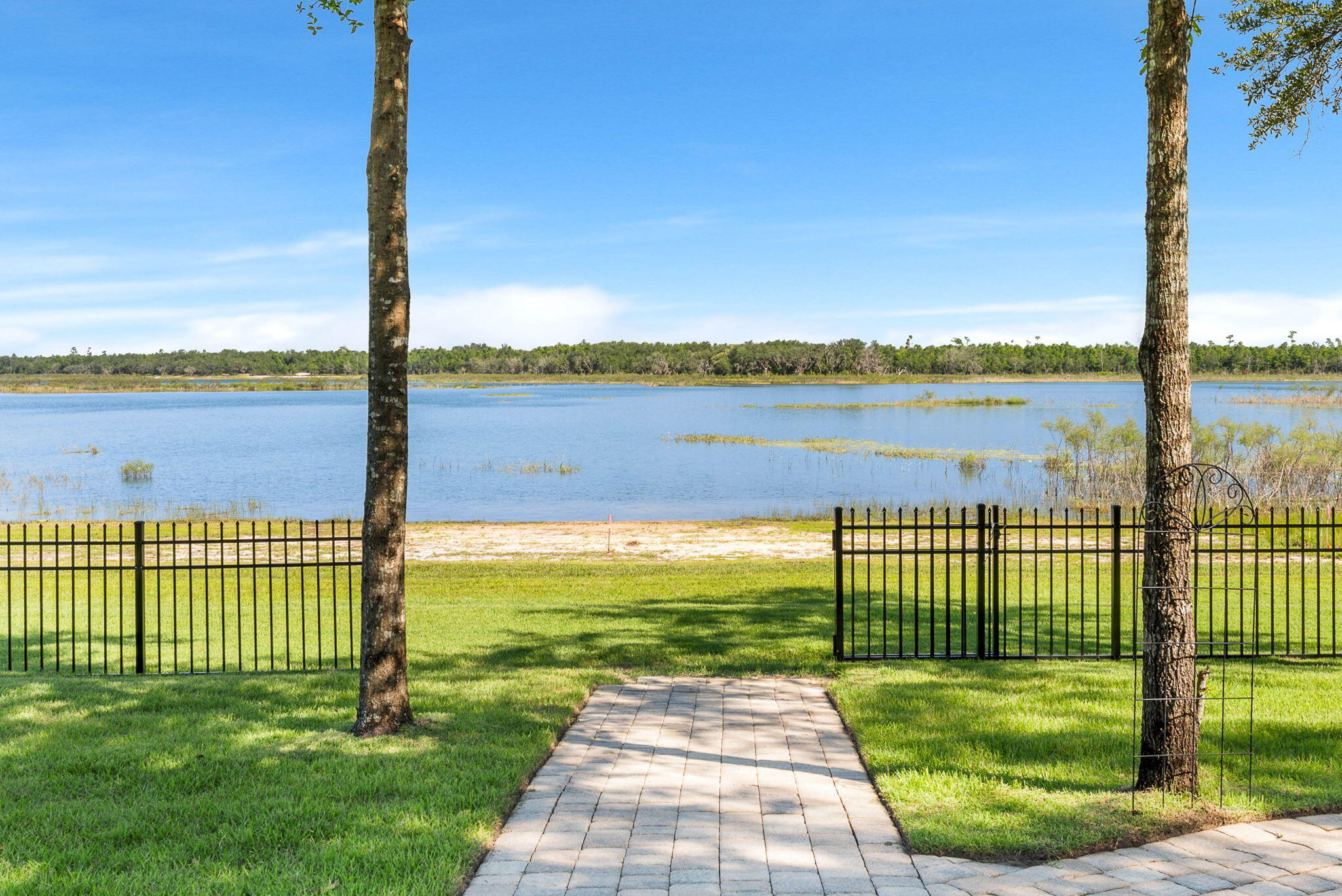Lake Merial - Residential