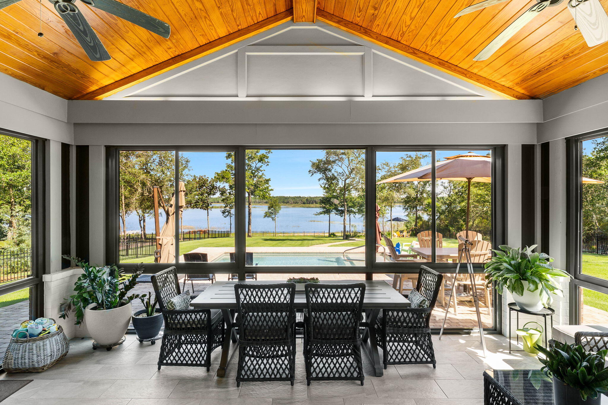 Lake Merial - Residential