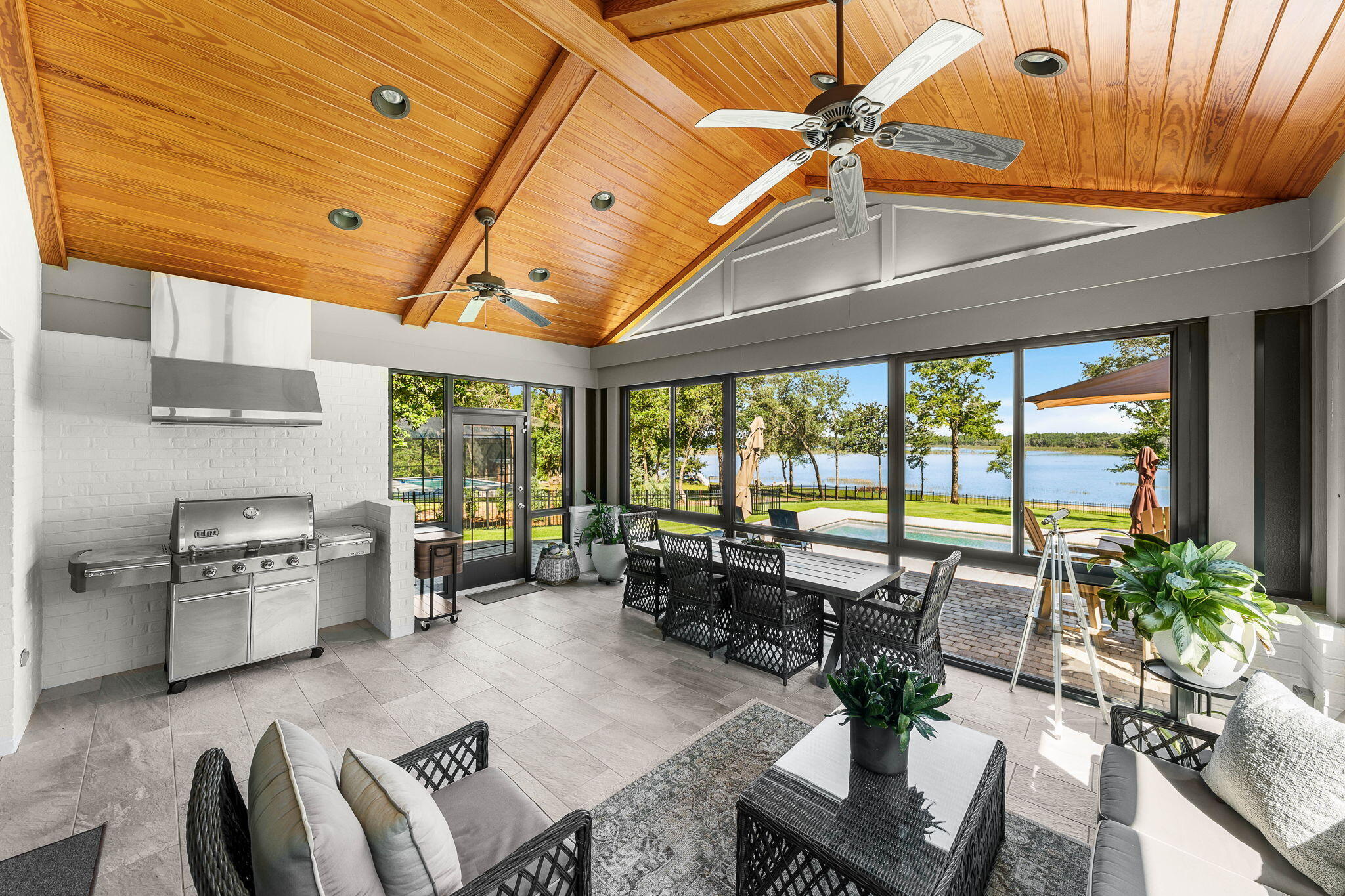 Lake Merial - Residential