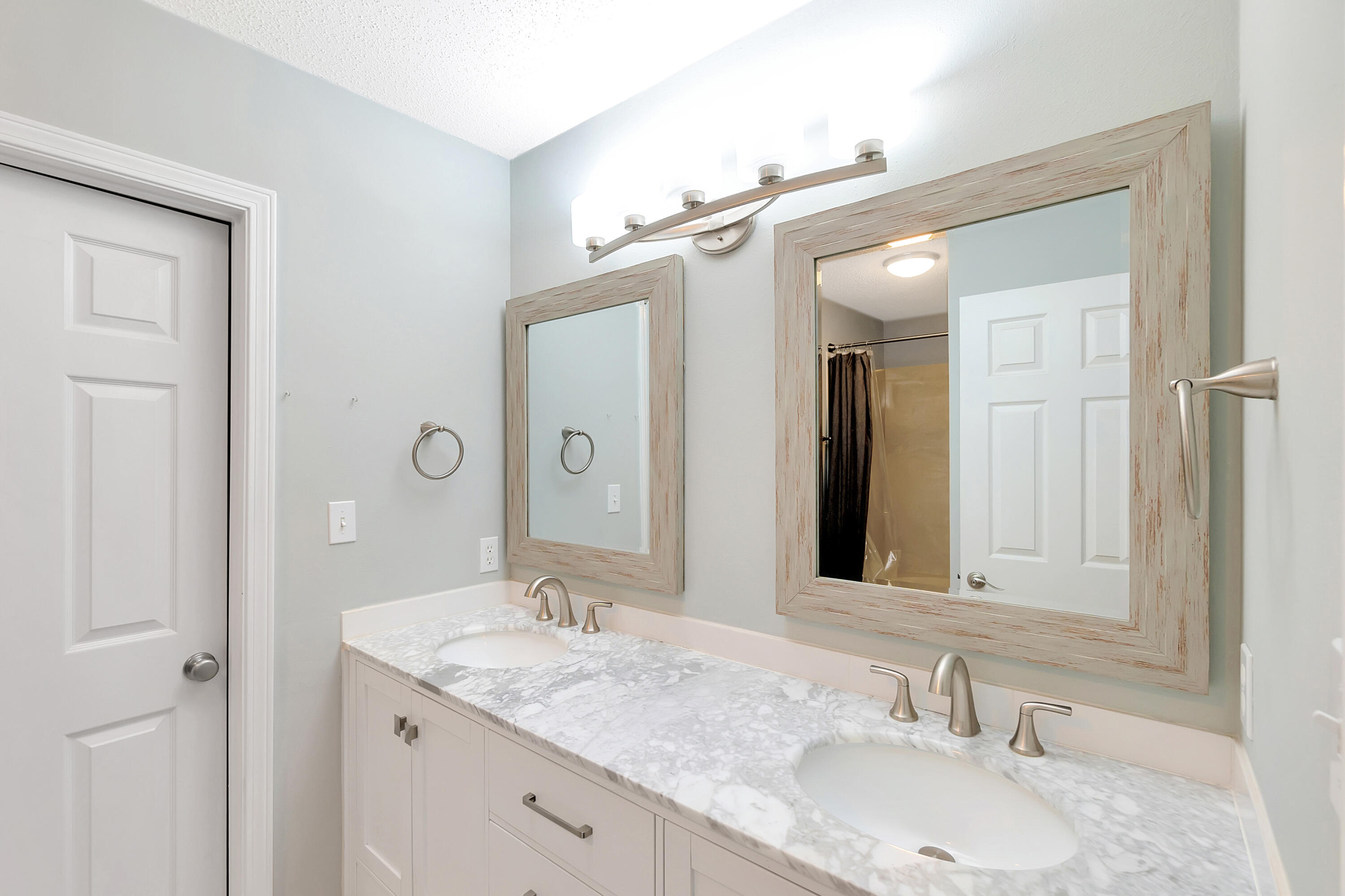 HERITAGE RUN S/D - Residential Lease