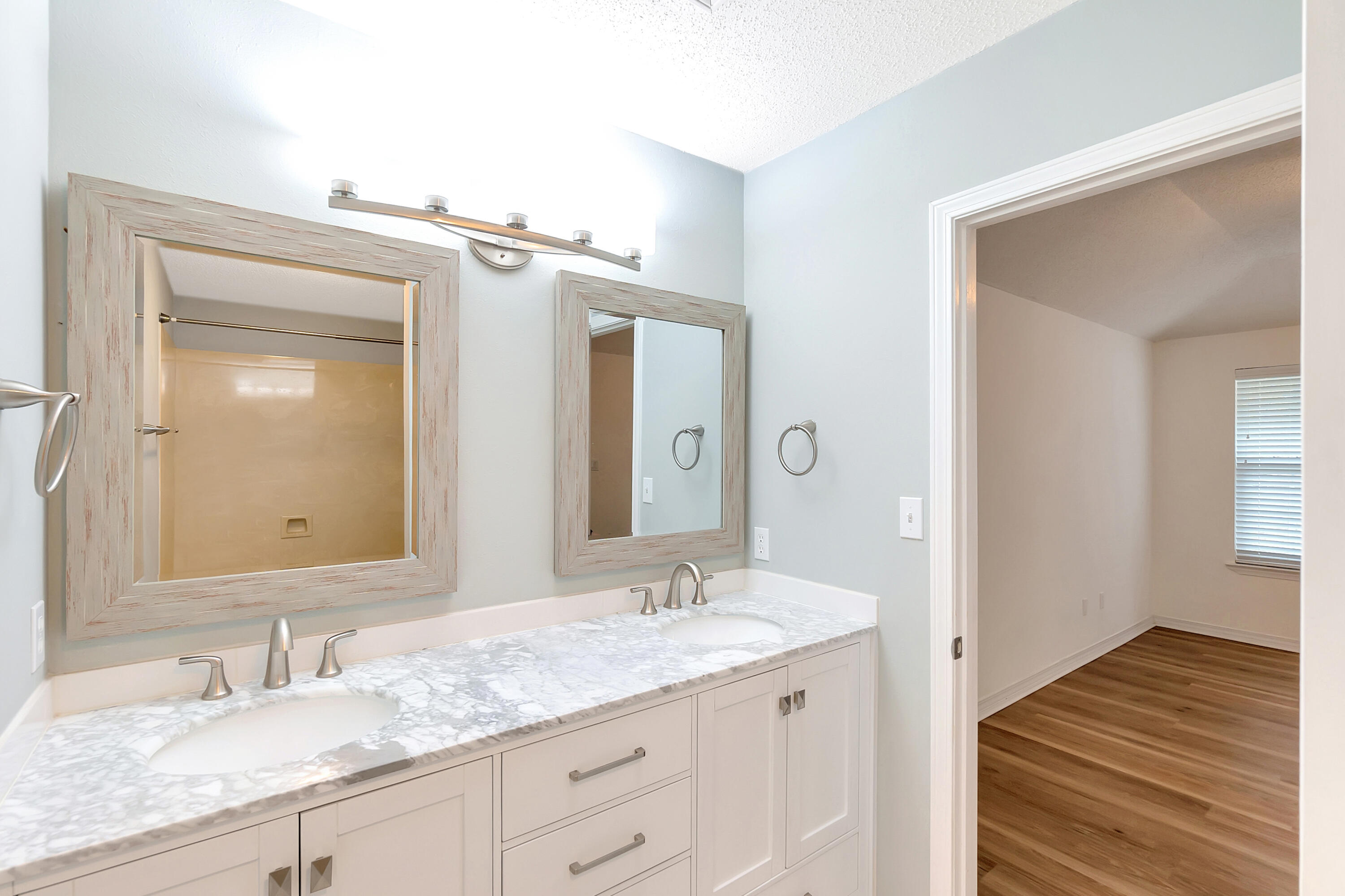 HERITAGE RUN S/D - Residential Lease