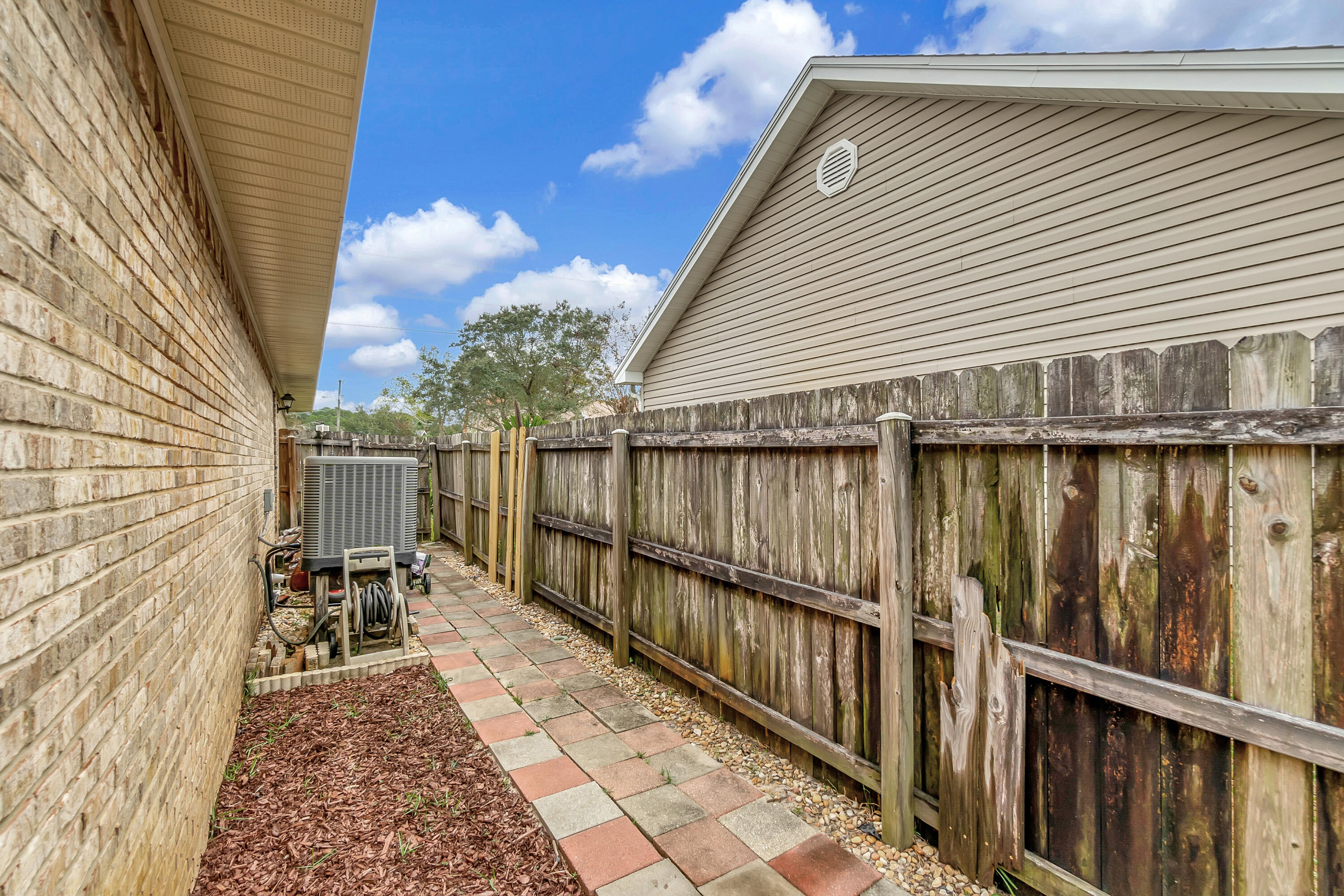 HERITAGE RUN S/D - Residential Lease