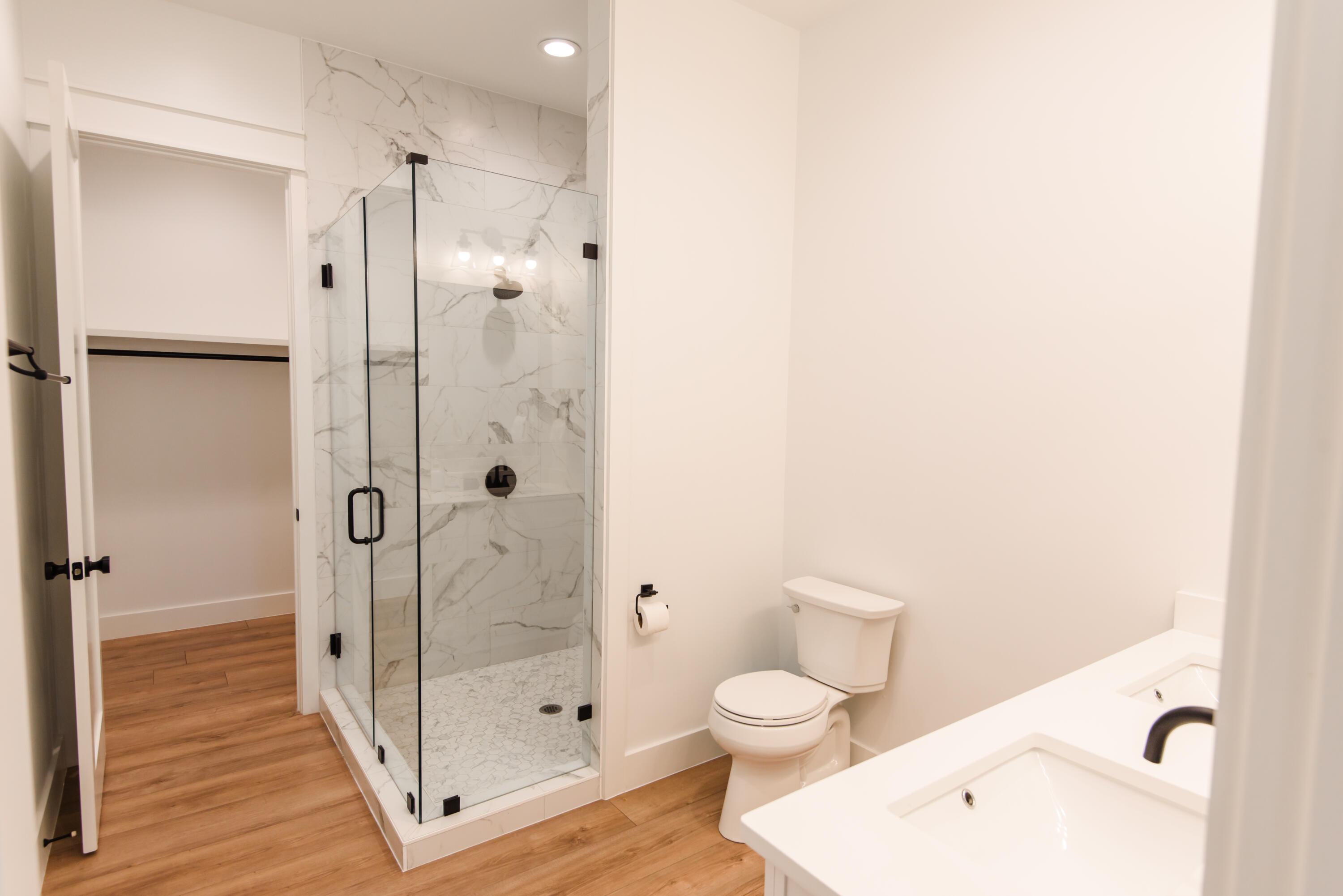 LAKESIDE AT BLUE MOUNTAIN BEACH - Residential Lease