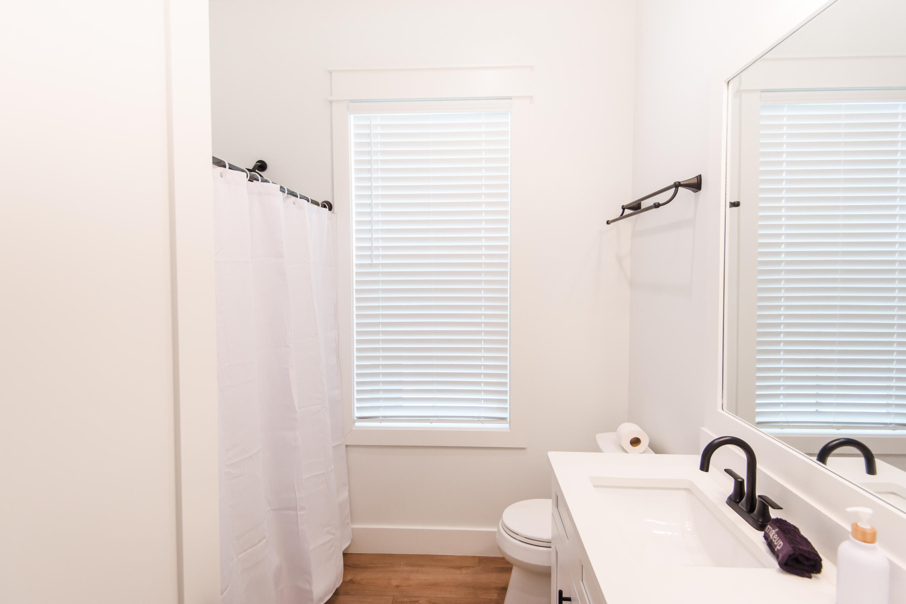 LAKESIDE AT BLUE MOUNTAIN BEACH - Residential Lease
