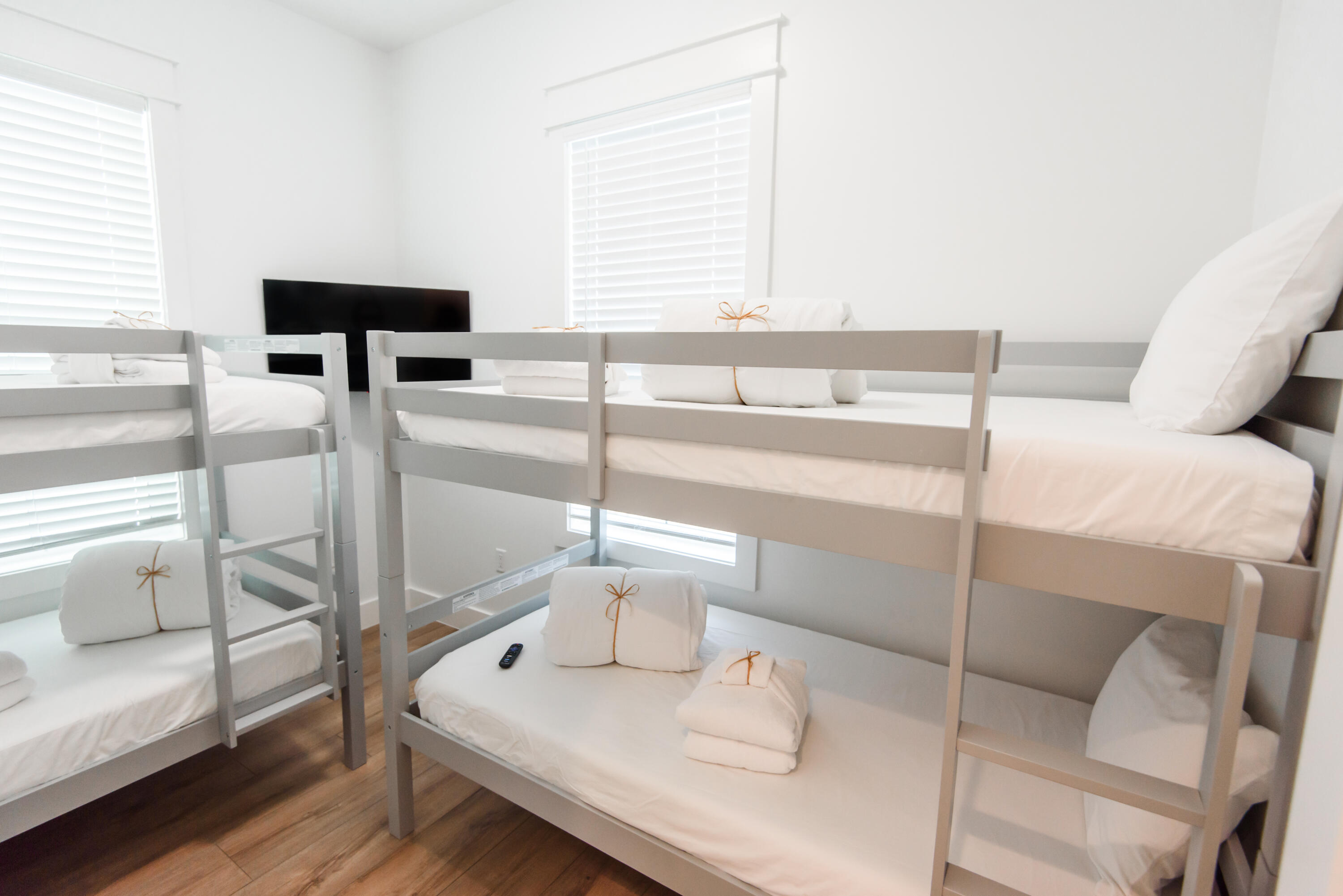 LAKESIDE AT BLUE MOUNTAIN BEACH - Residential Lease