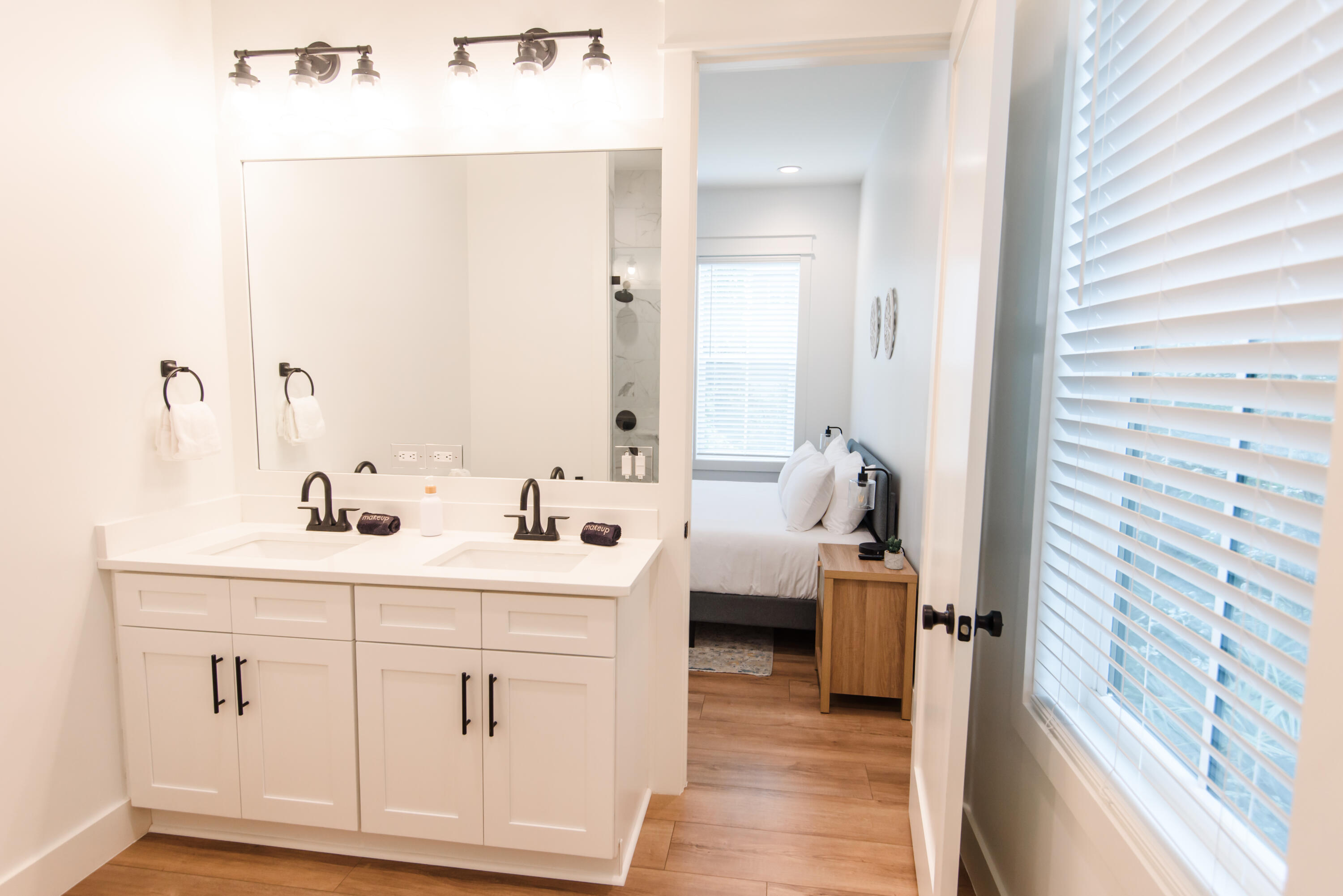 LAKESIDE AT BLUE MOUNTAIN BEACH - Residential Lease