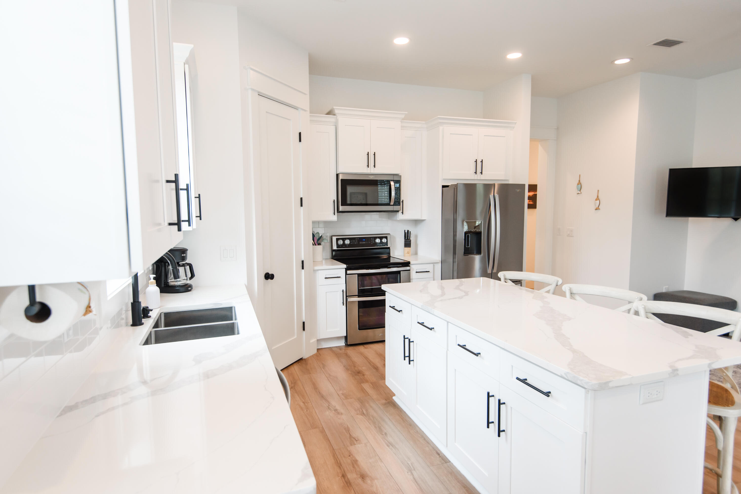 LAKESIDE AT BLUE MOUNTAIN BEACH - Residential Lease