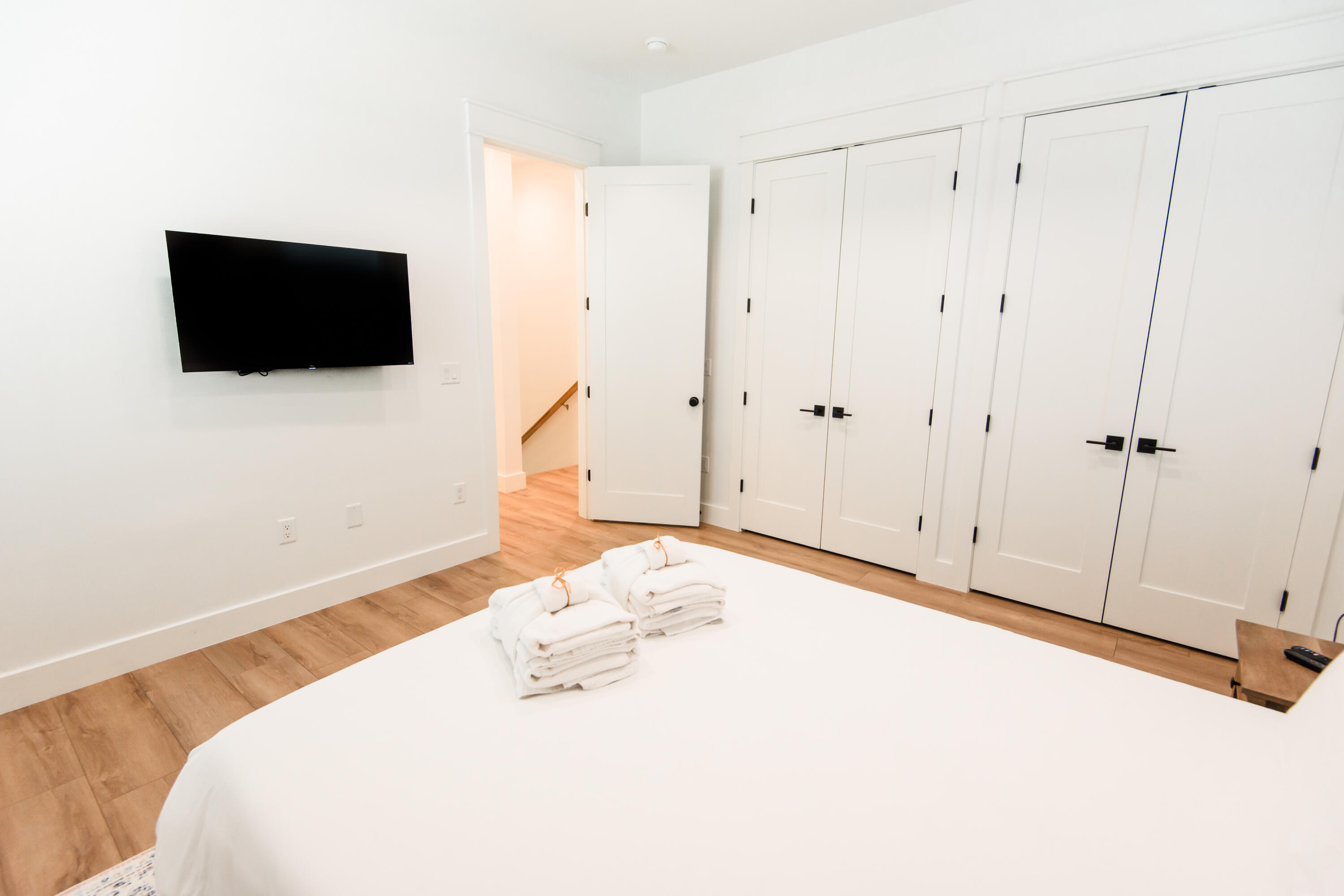 LAKESIDE AT BLUE MOUNTAIN BEACH - Residential Lease