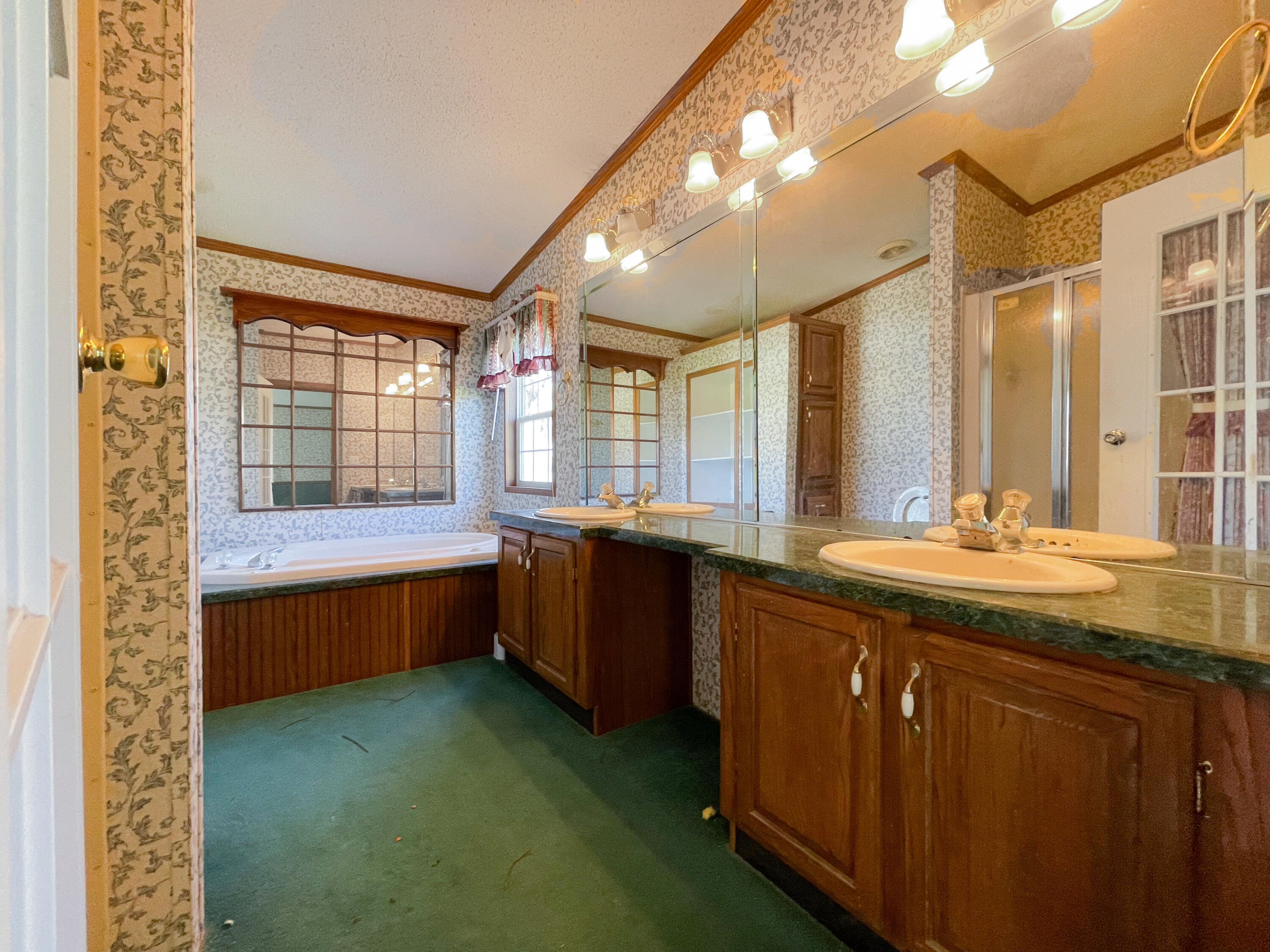 Lucas Lake - Residential