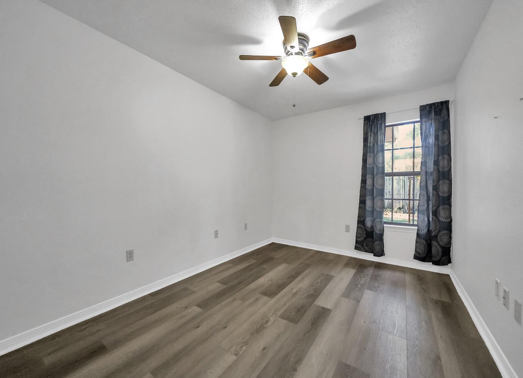 VIKING MANOR PH 1 - Residential Lease