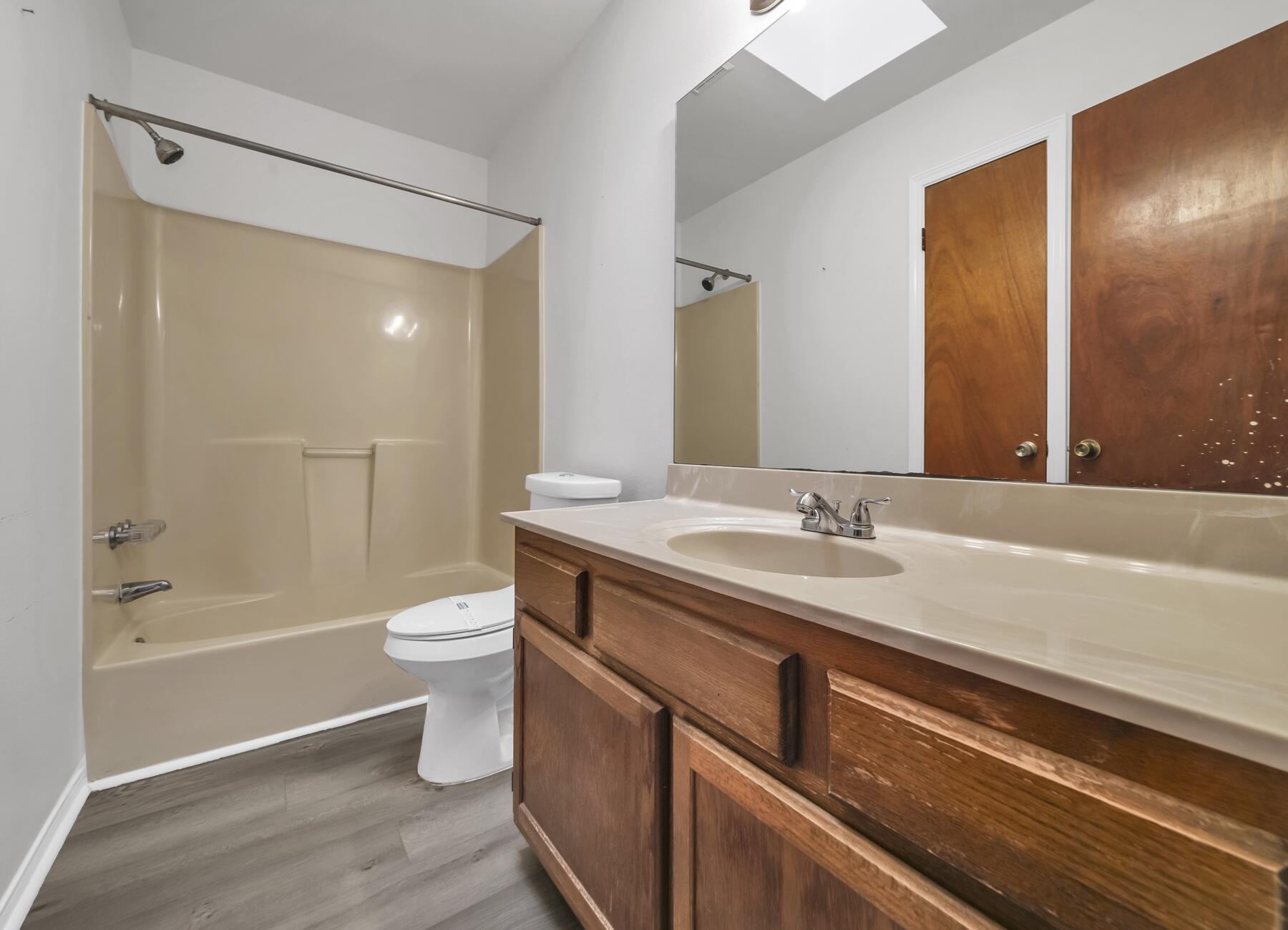 VIKING MANOR PH 1 - Residential Lease