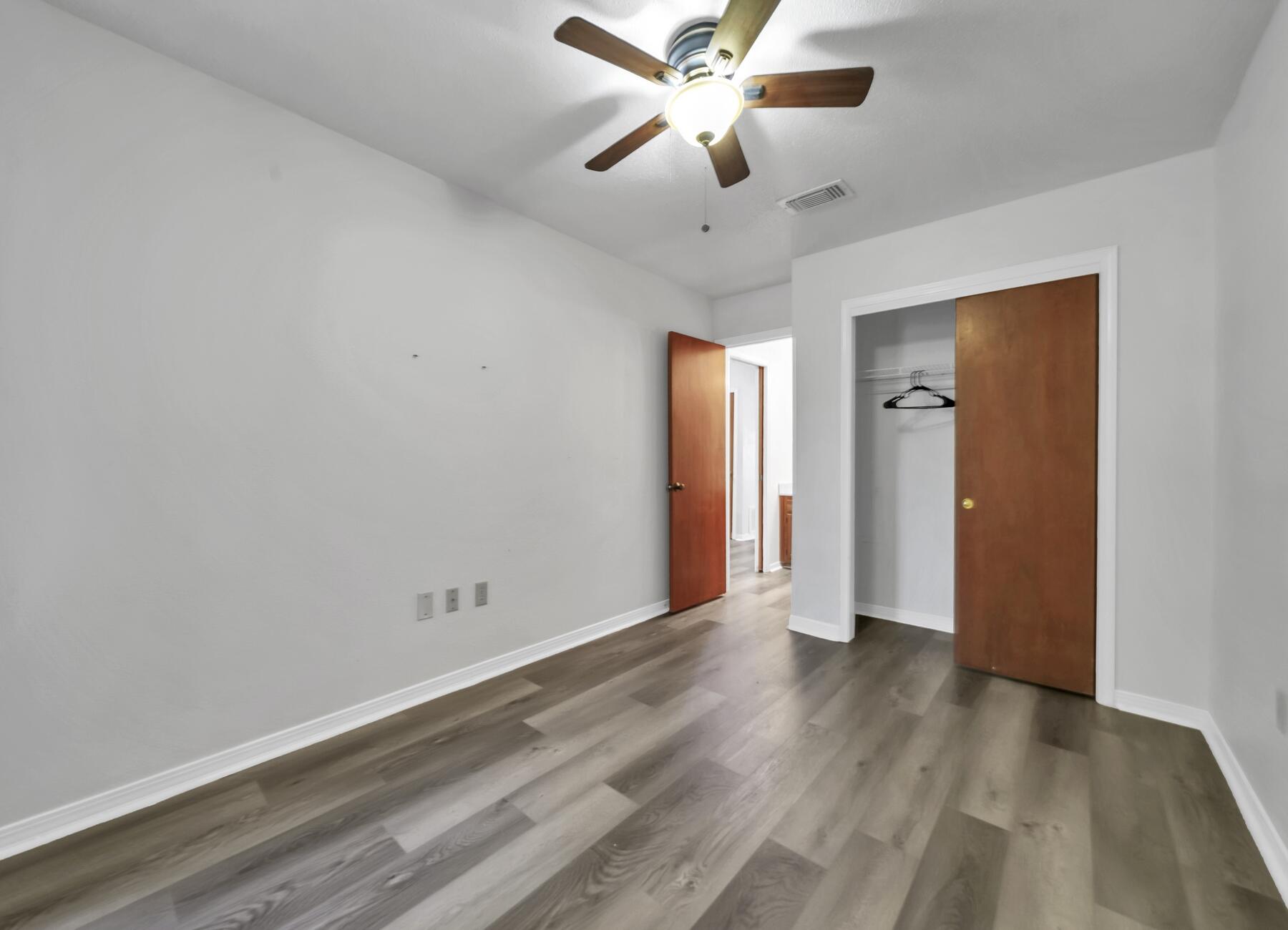 VIKING MANOR PH 1 - Residential Lease