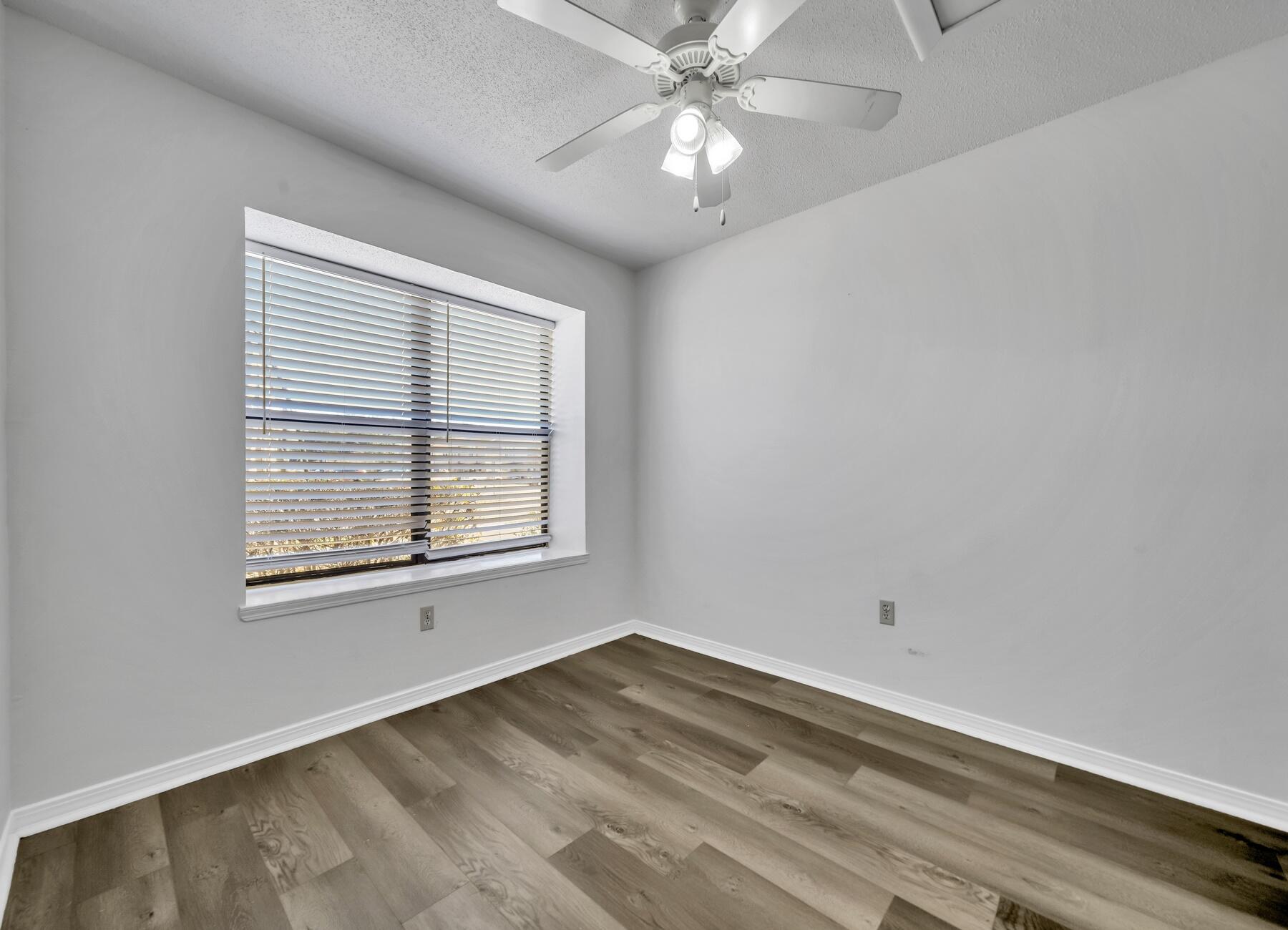 VIKING MANOR PH 1 - Residential Lease