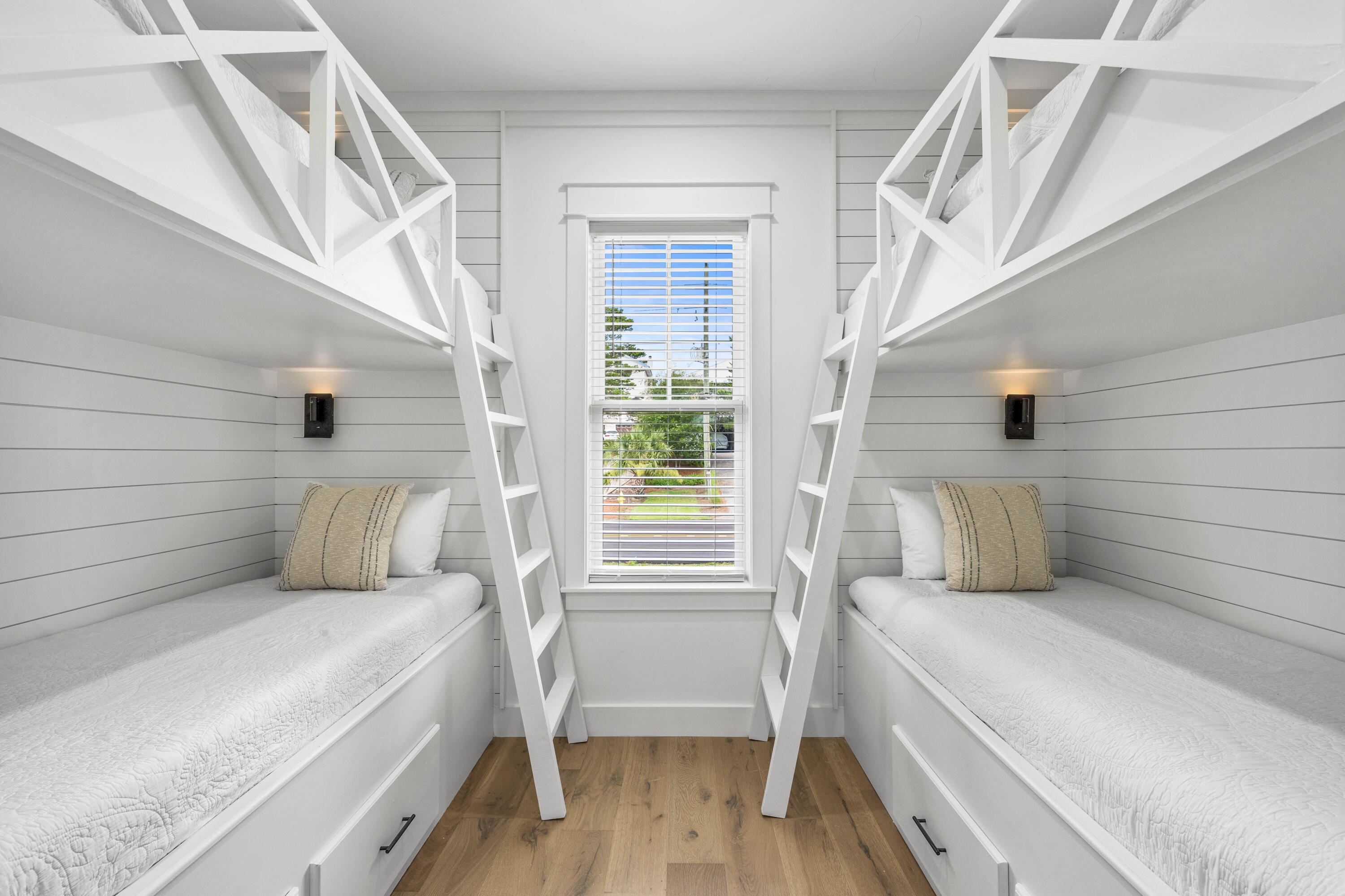 LAKESIDE AT BLUE MOUNTAIN BEACH - Residential