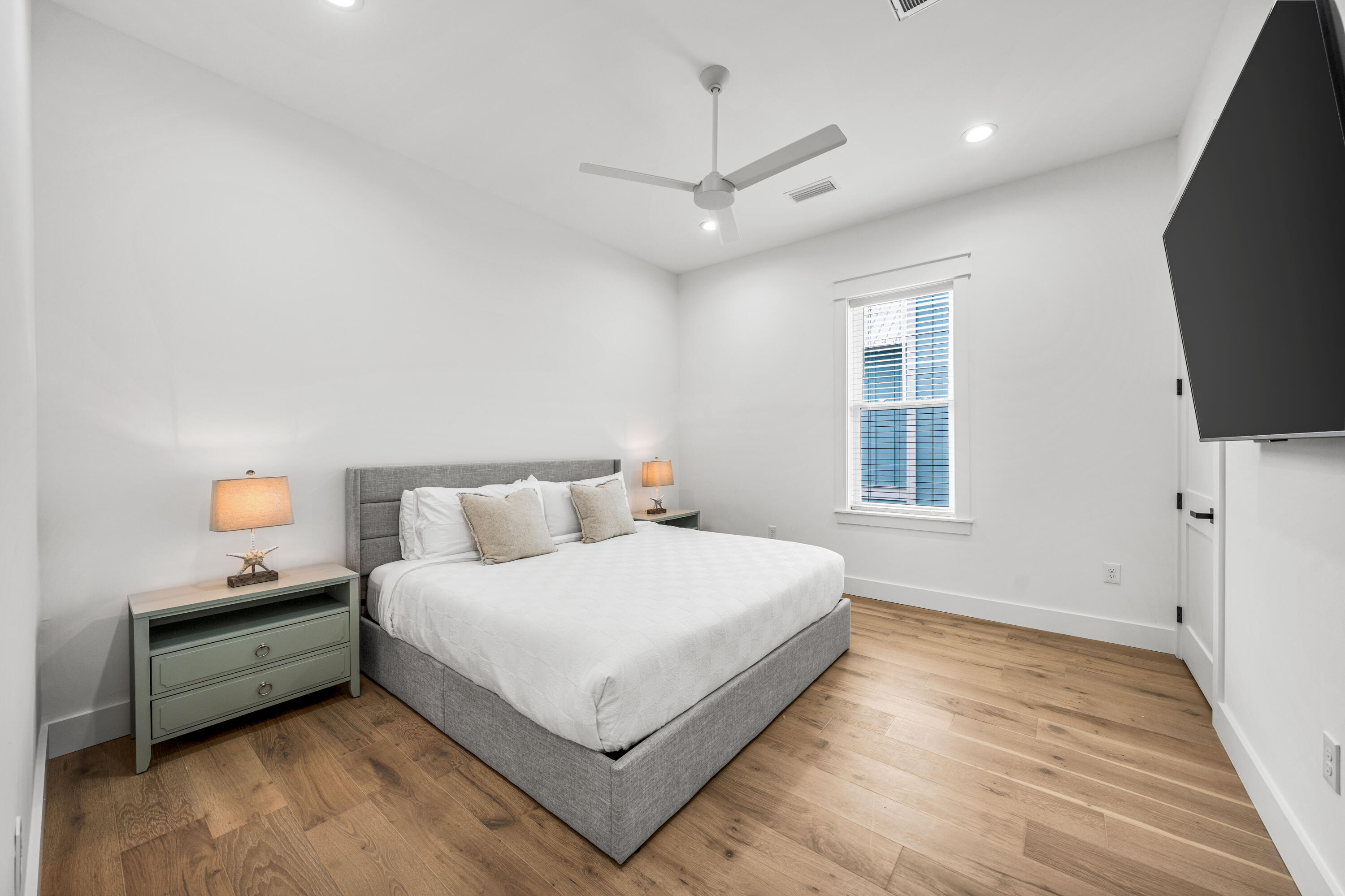 LAKESIDE AT BLUE MOUNTAIN BEACH - Residential