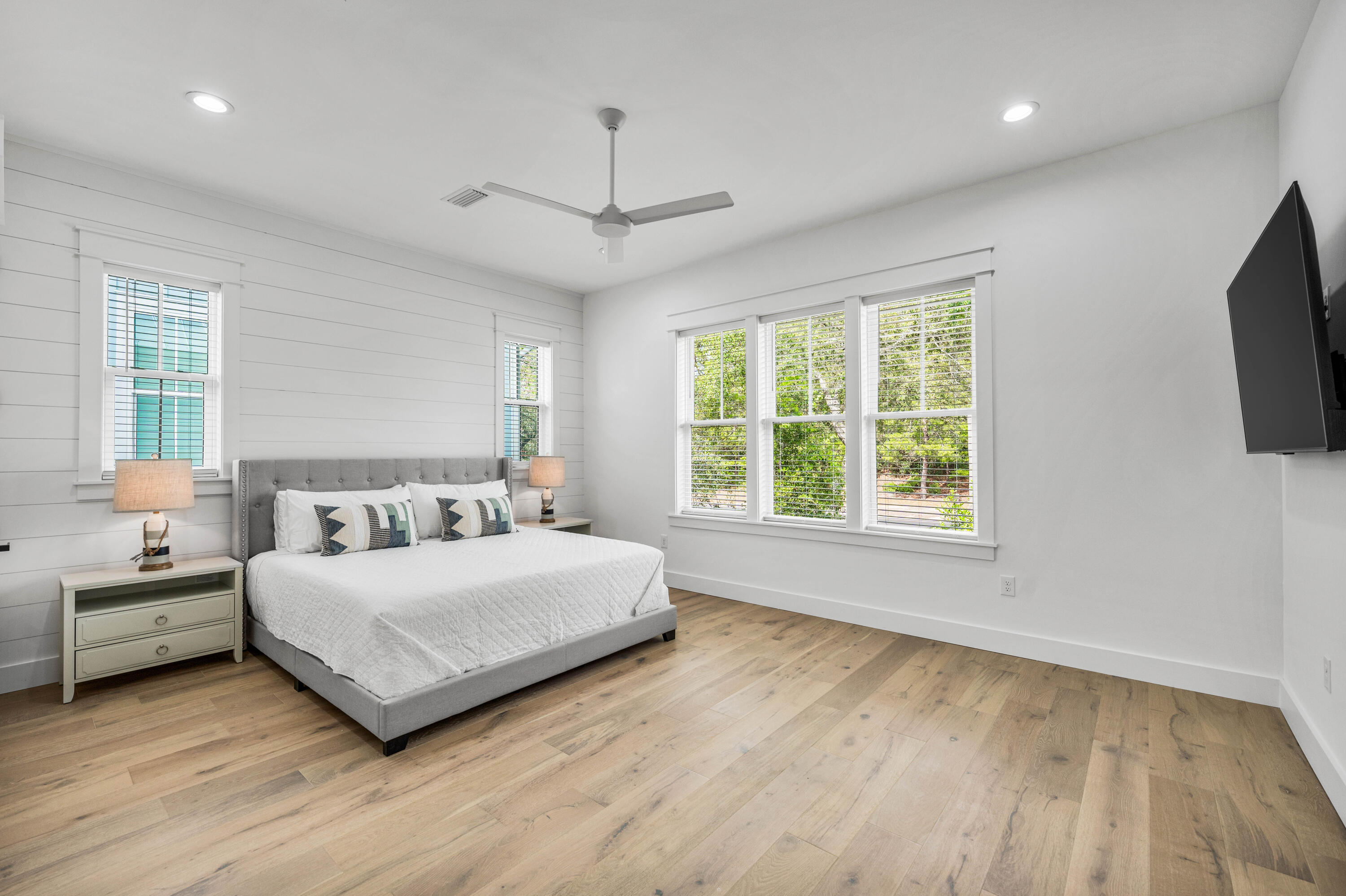 LAKESIDE AT BLUE MOUNTAIN BEACH - Residential