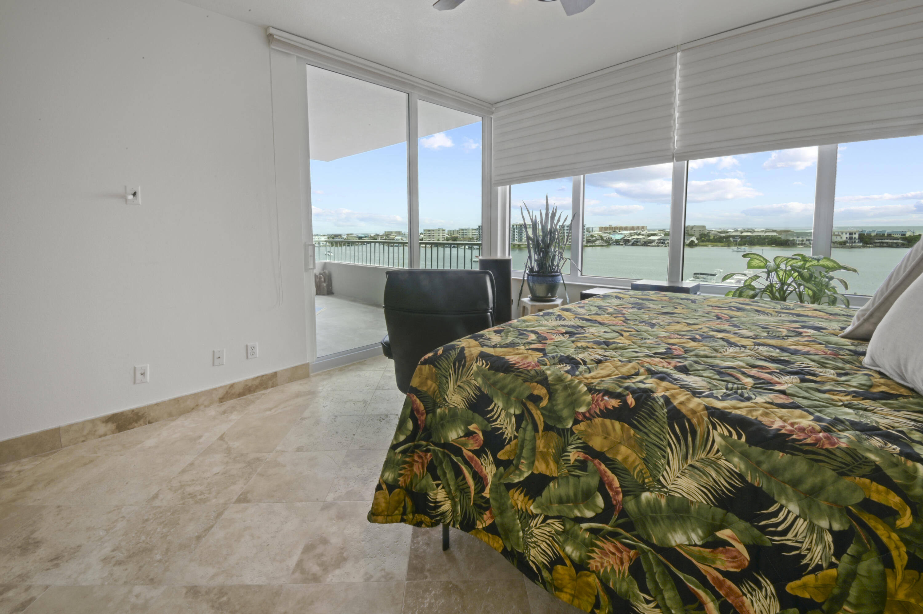DESTIN YACHT CLUB CONDO - Residential