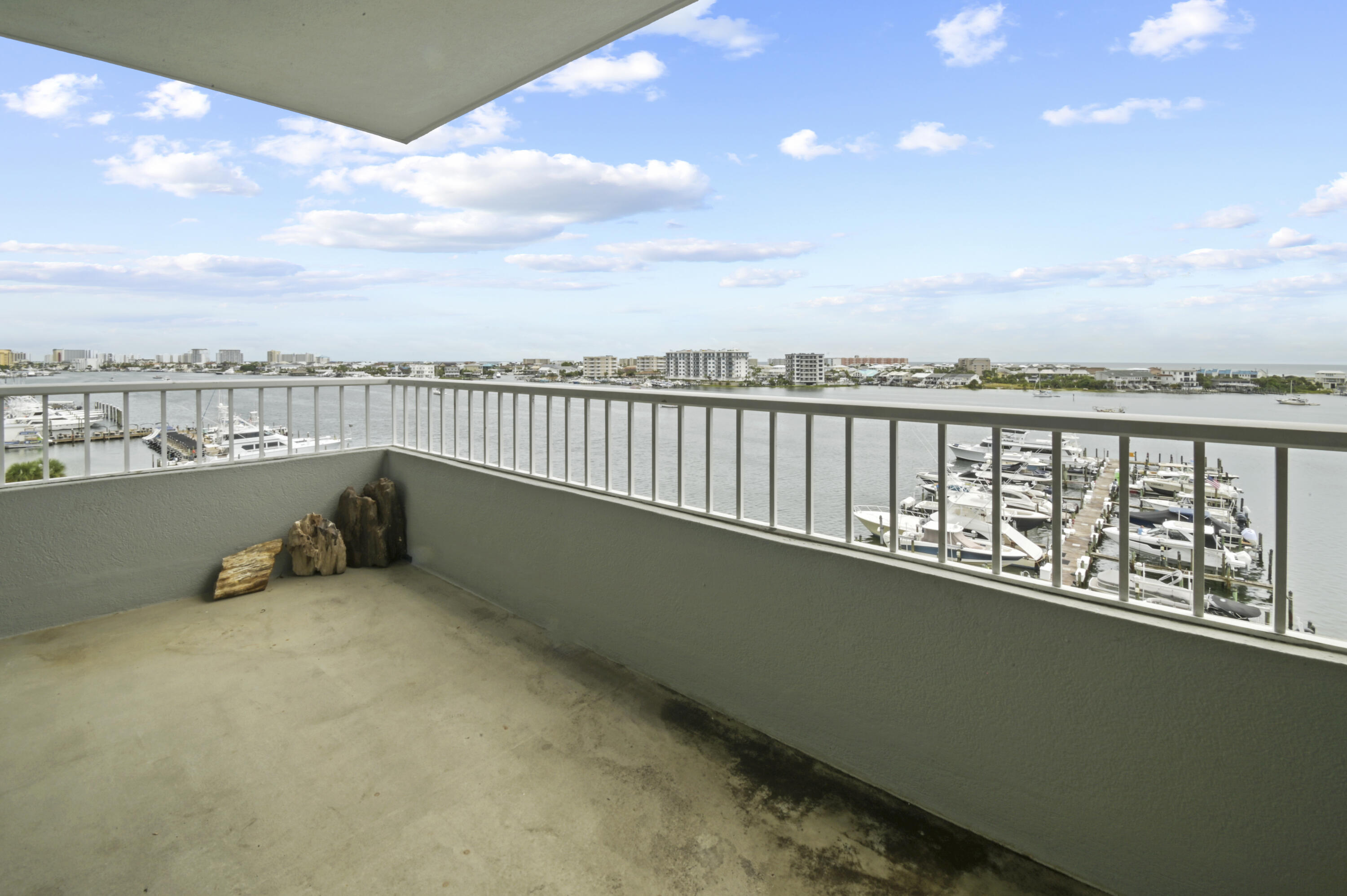 DESTIN YACHT CLUB CONDO - Residential