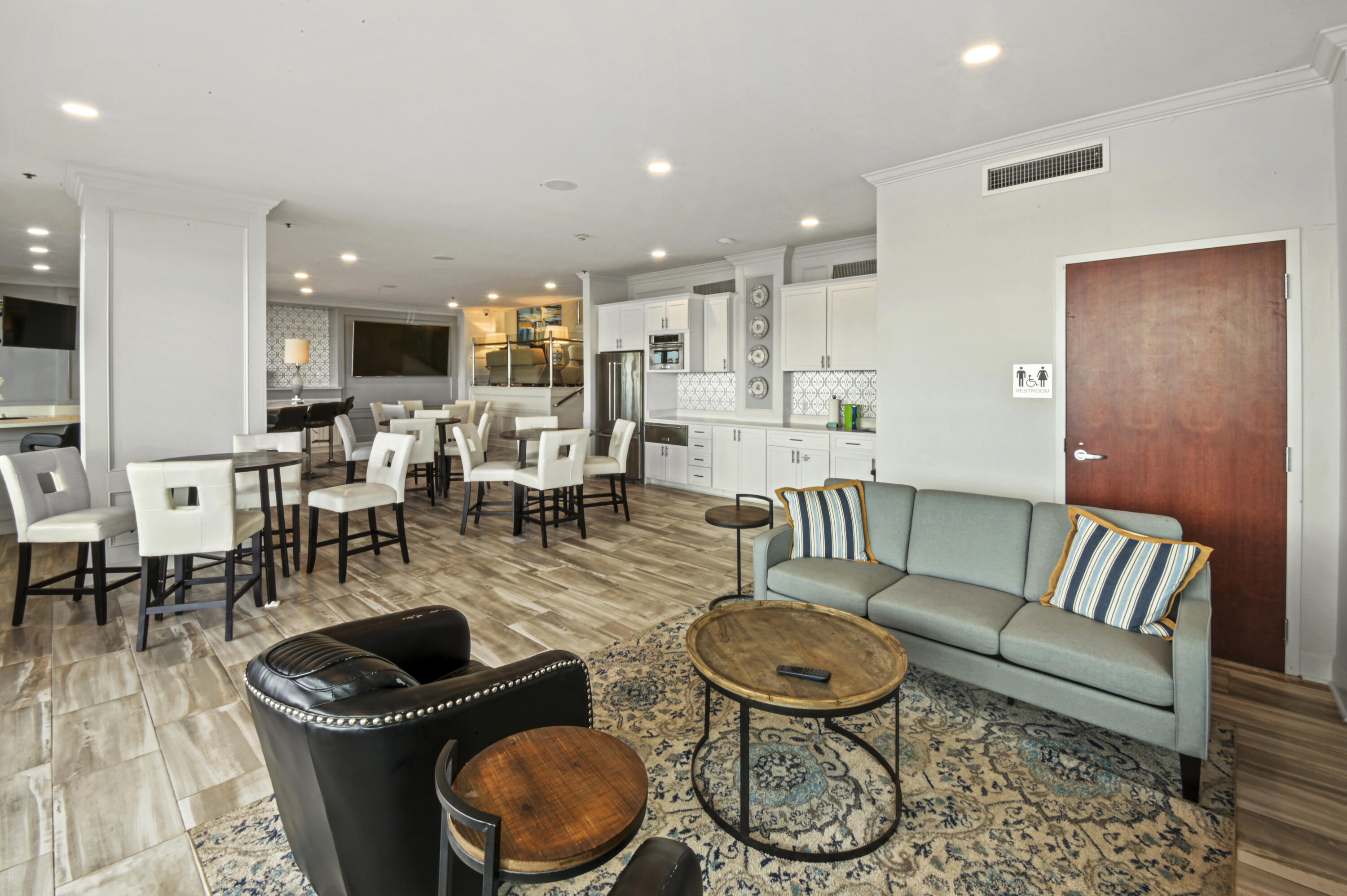 DESTIN YACHT CLUB CONDO - Residential
