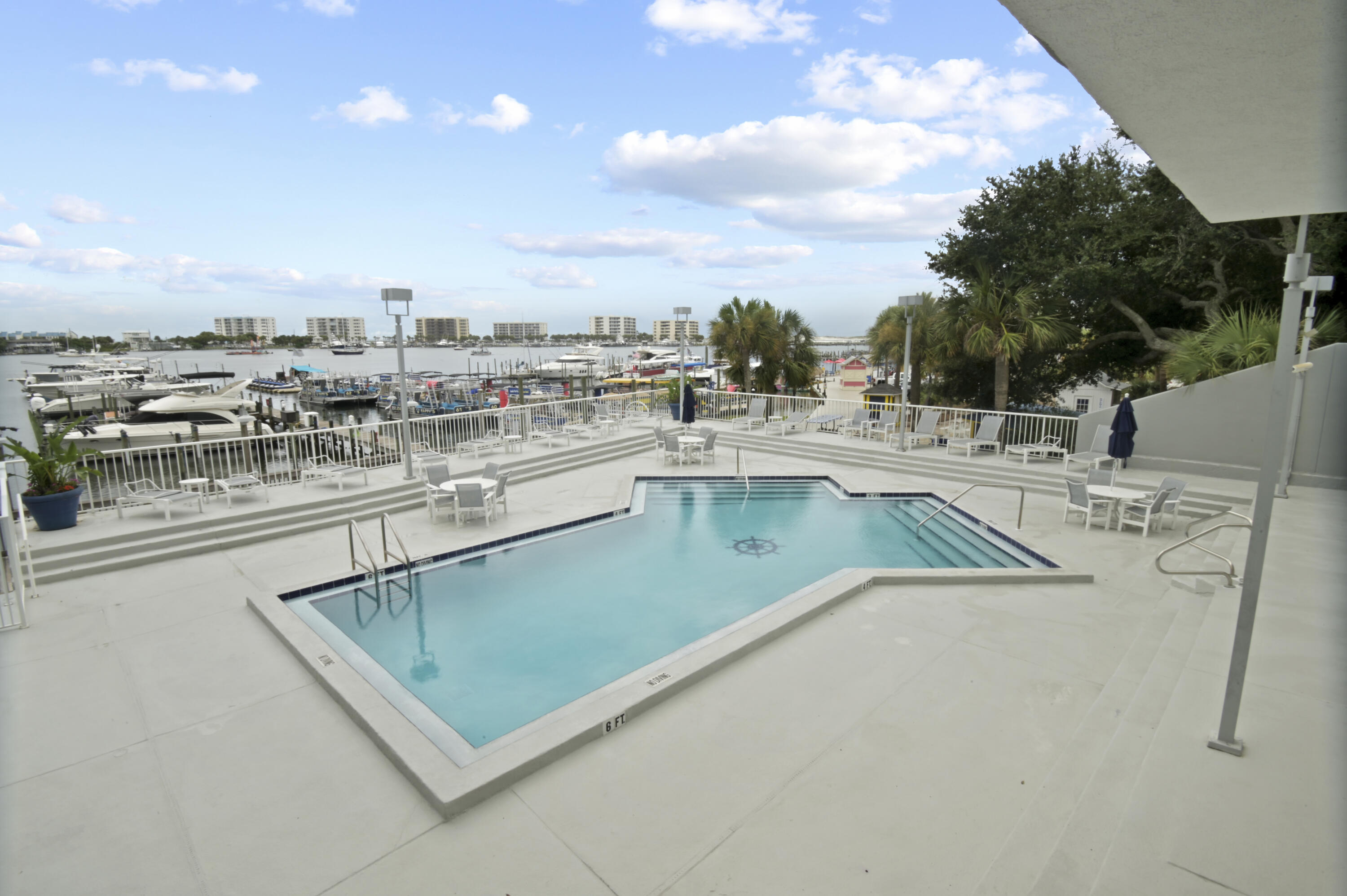DESTIN YACHT CLUB CONDO - Residential