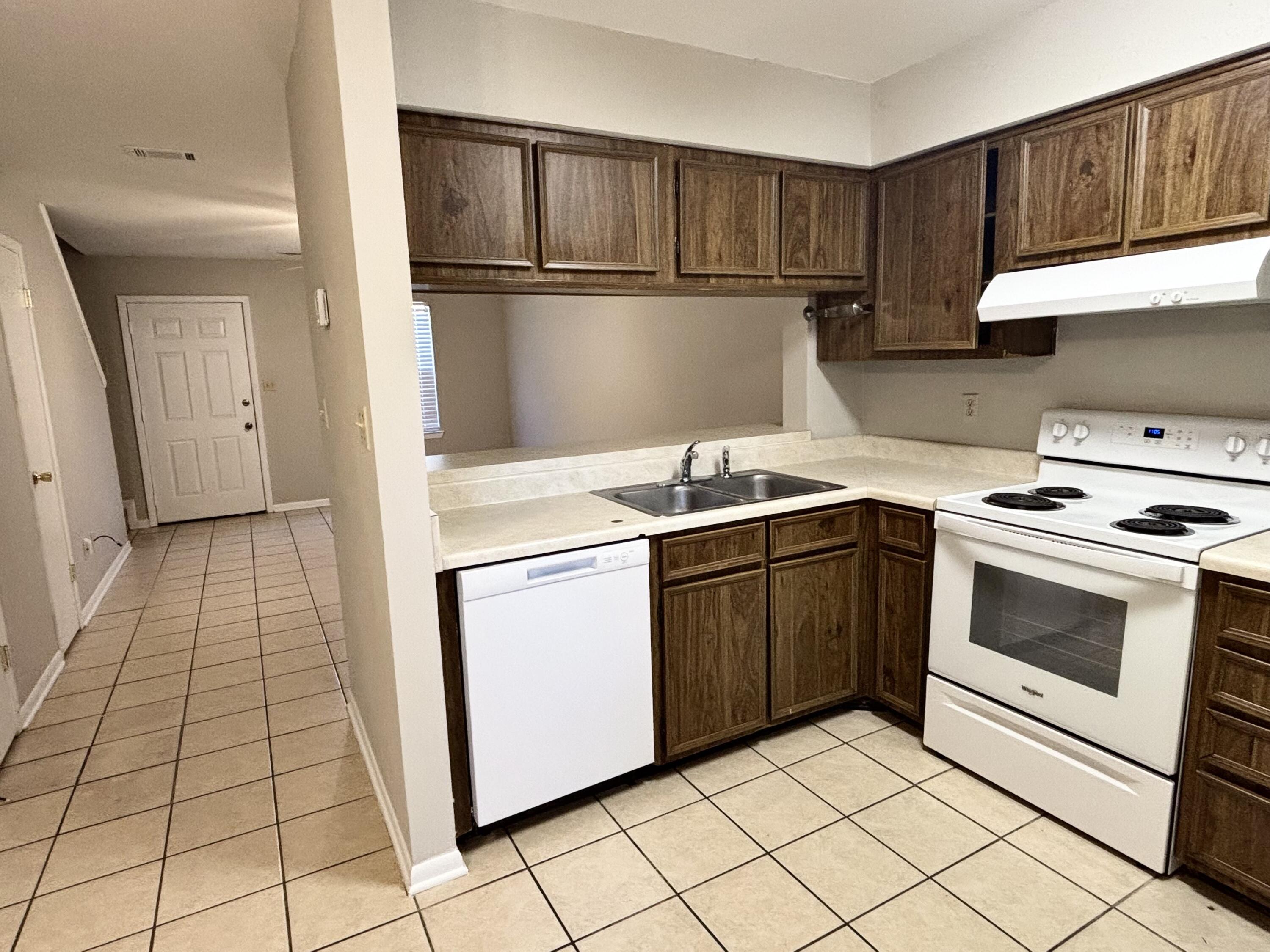 TYNER VILLAS - Residential Lease