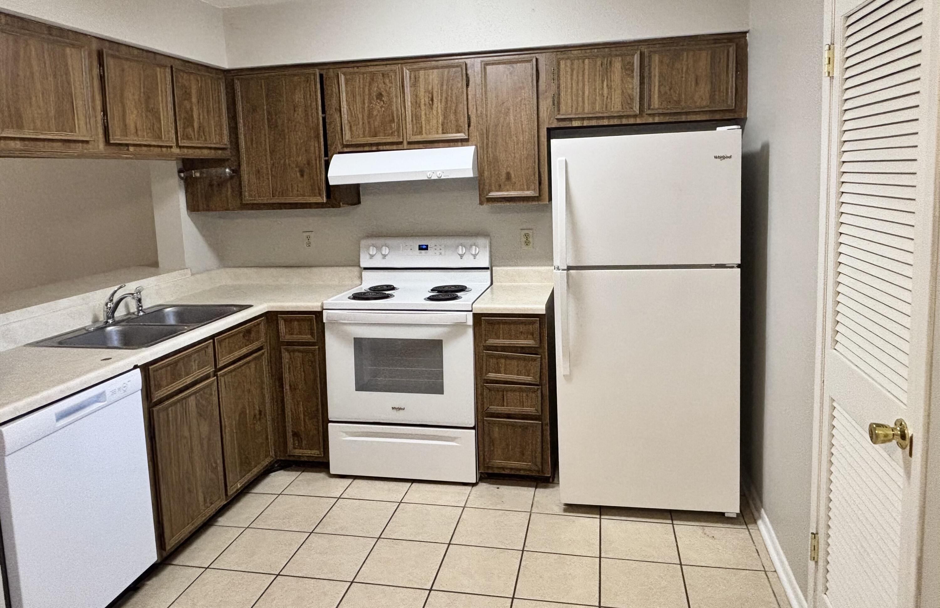 TYNER VILLAS - Residential Lease