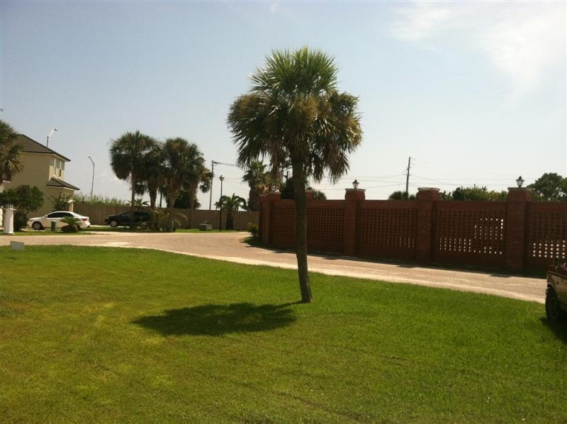 LIGHTHOUSE POINTE - Residential