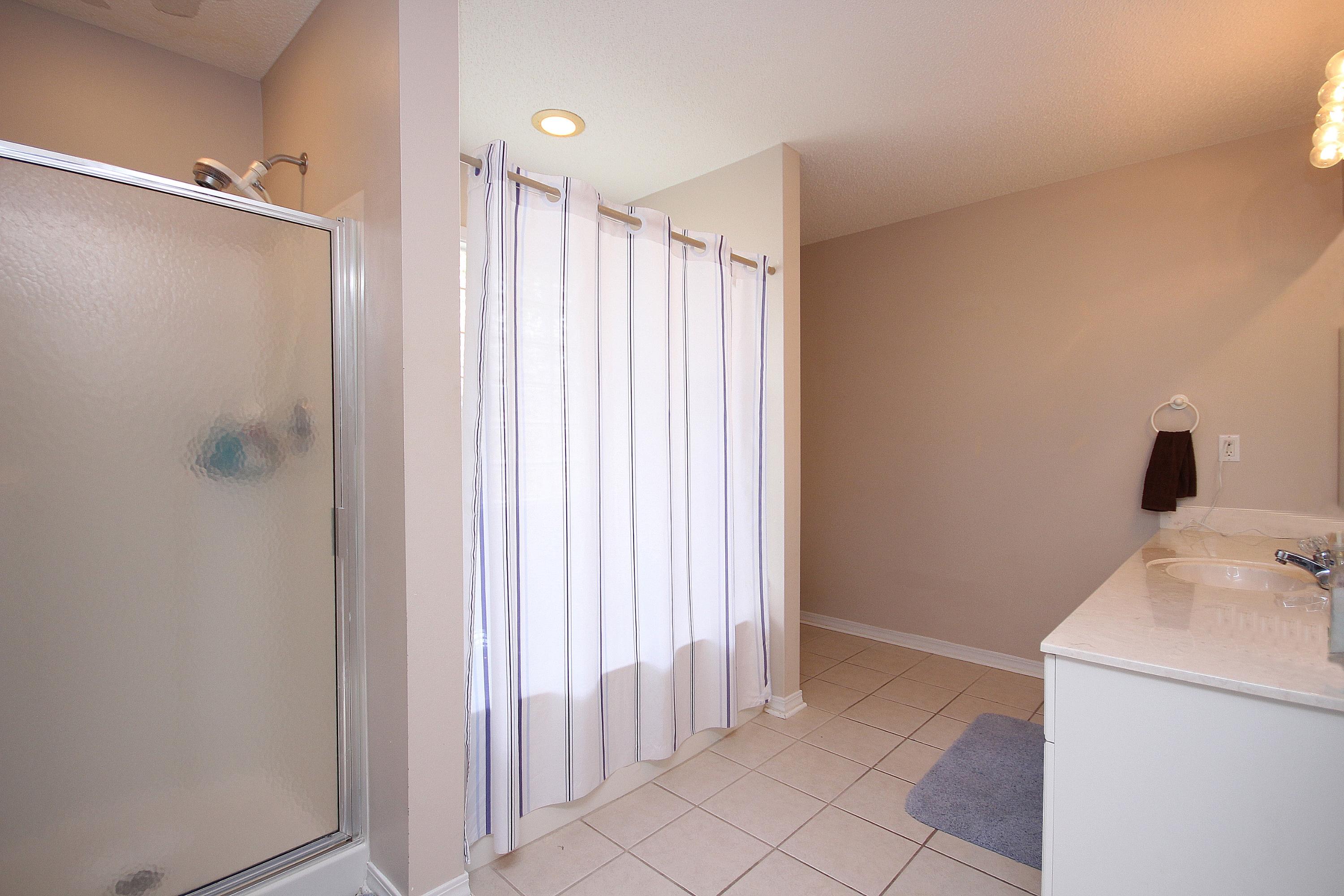 LOST CREEK - Residential