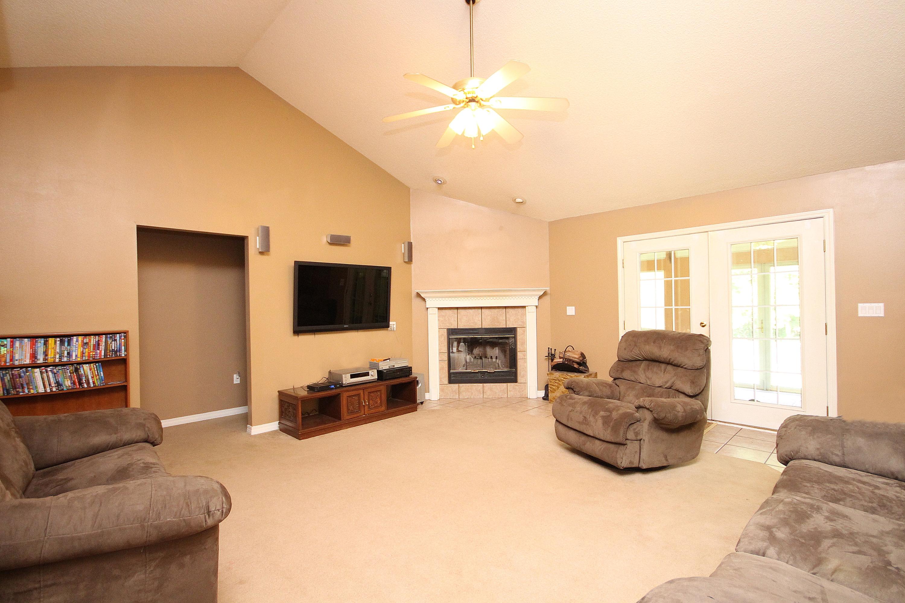 LOST CREEK - Residential