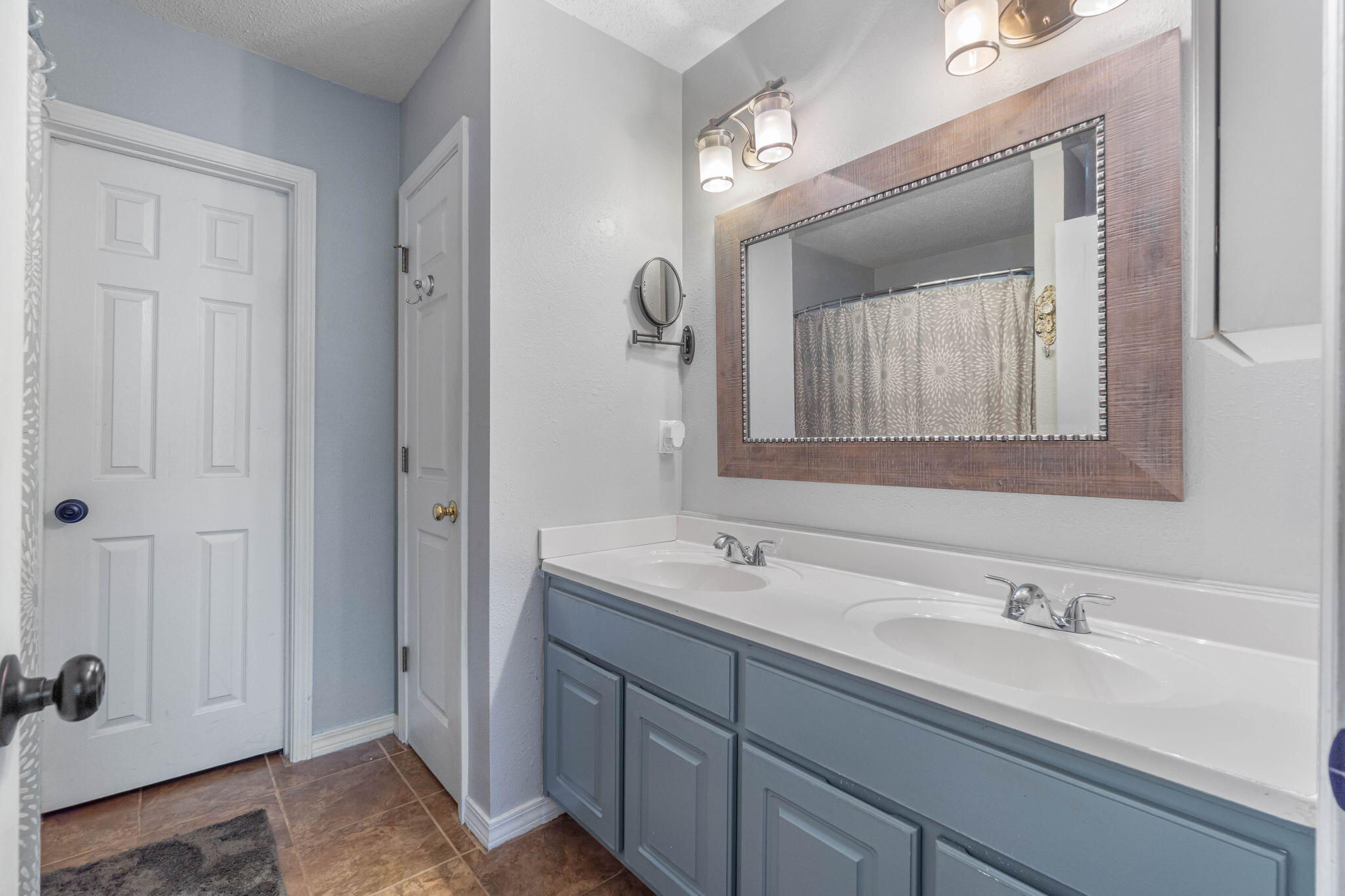 ASHBERRY WOODS - Residential