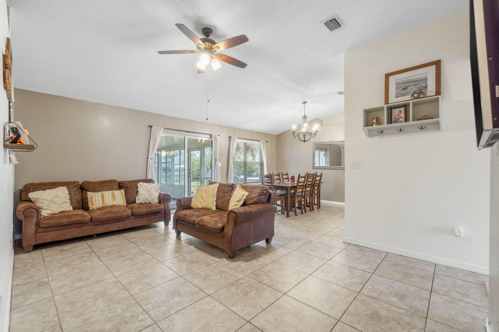 ASHBERRY WOODS - Residential