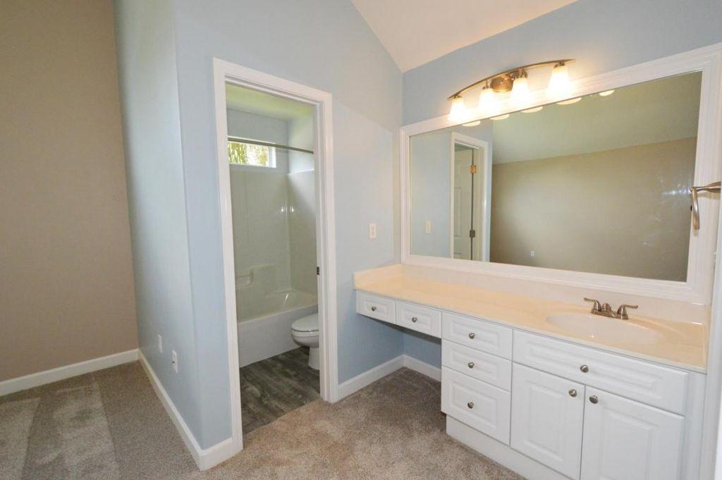 PELICAN PLACE T/H WEST - Residential Lease