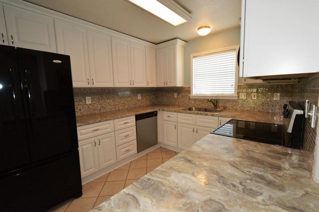 PELICAN PLACE T/H WEST - Residential Lease