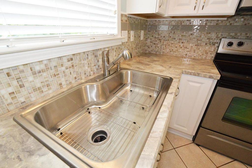 PELICAN PLACE T/H WEST - Residential Lease