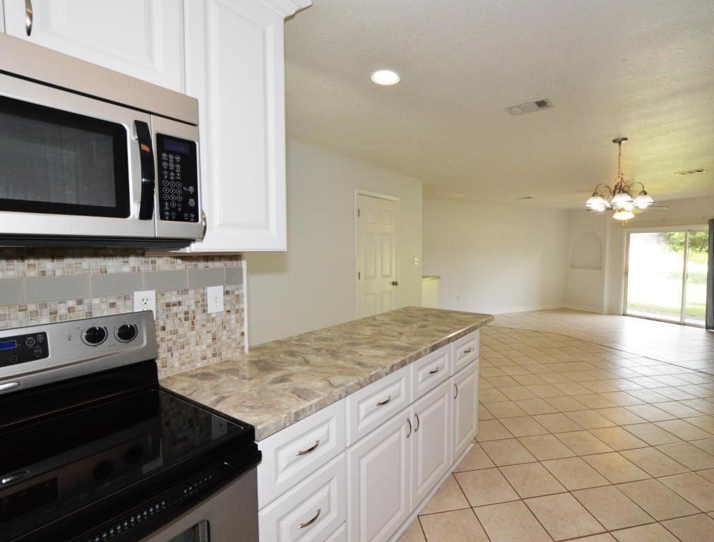 PELICAN PLACE T/H WEST - Residential Lease