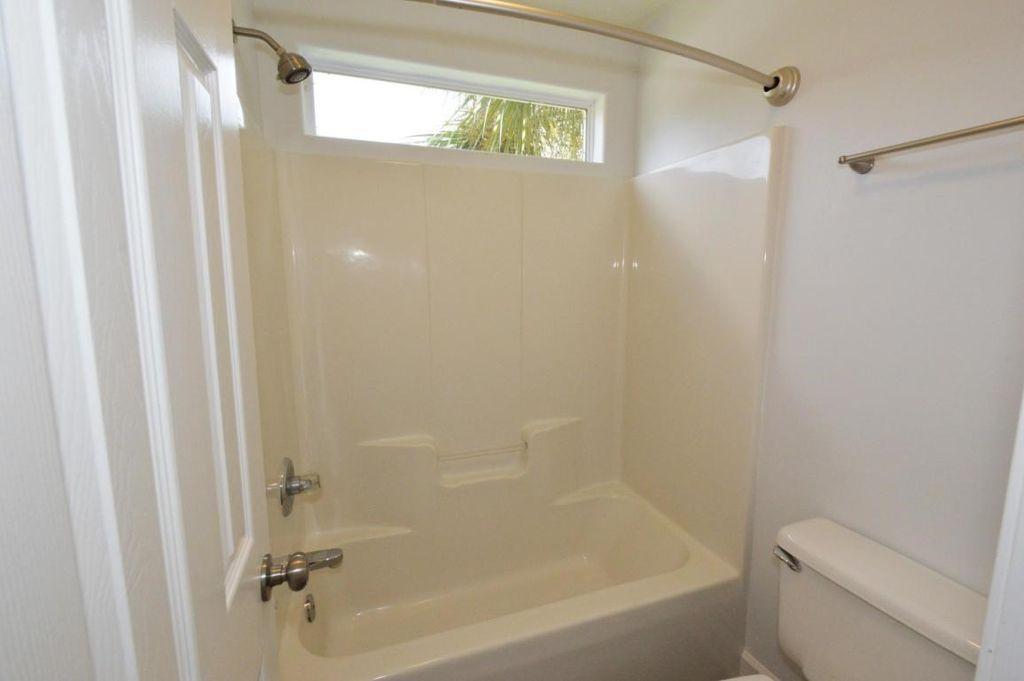 PELICAN PLACE T/H WEST - Residential Lease