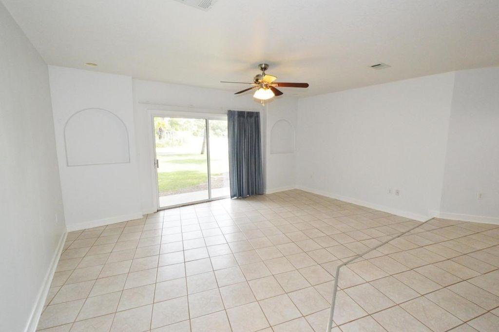 PELICAN PLACE T/H WEST - Residential Lease