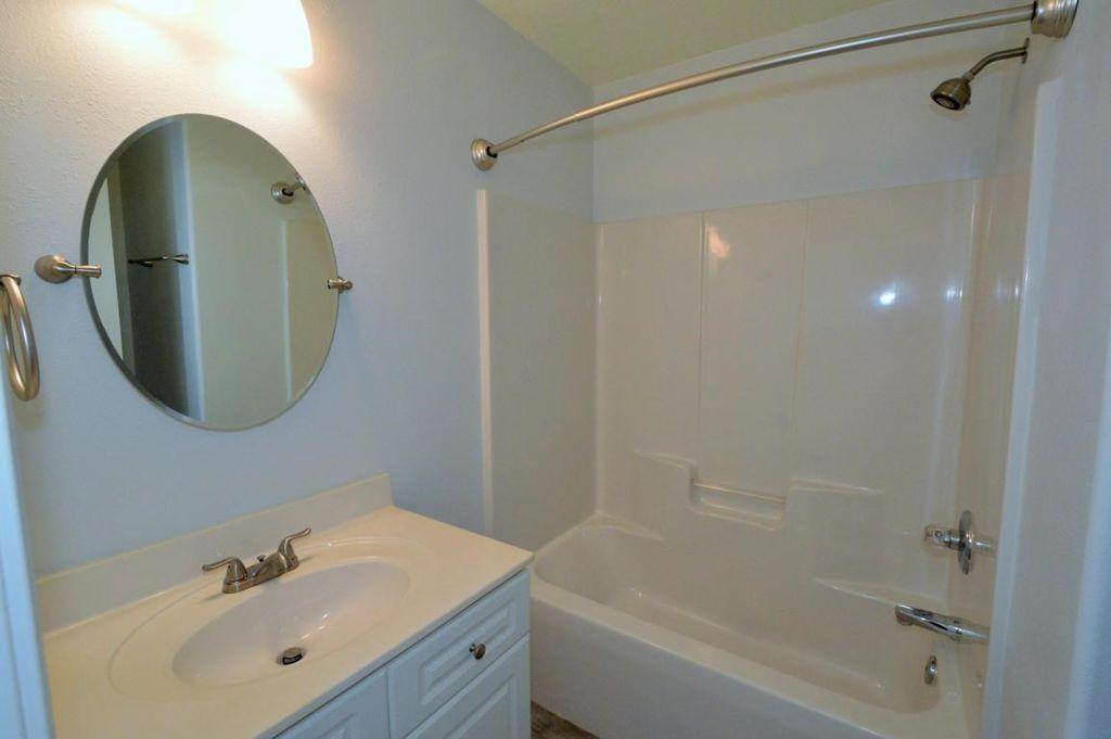 PELICAN PLACE T/H WEST - Residential Lease