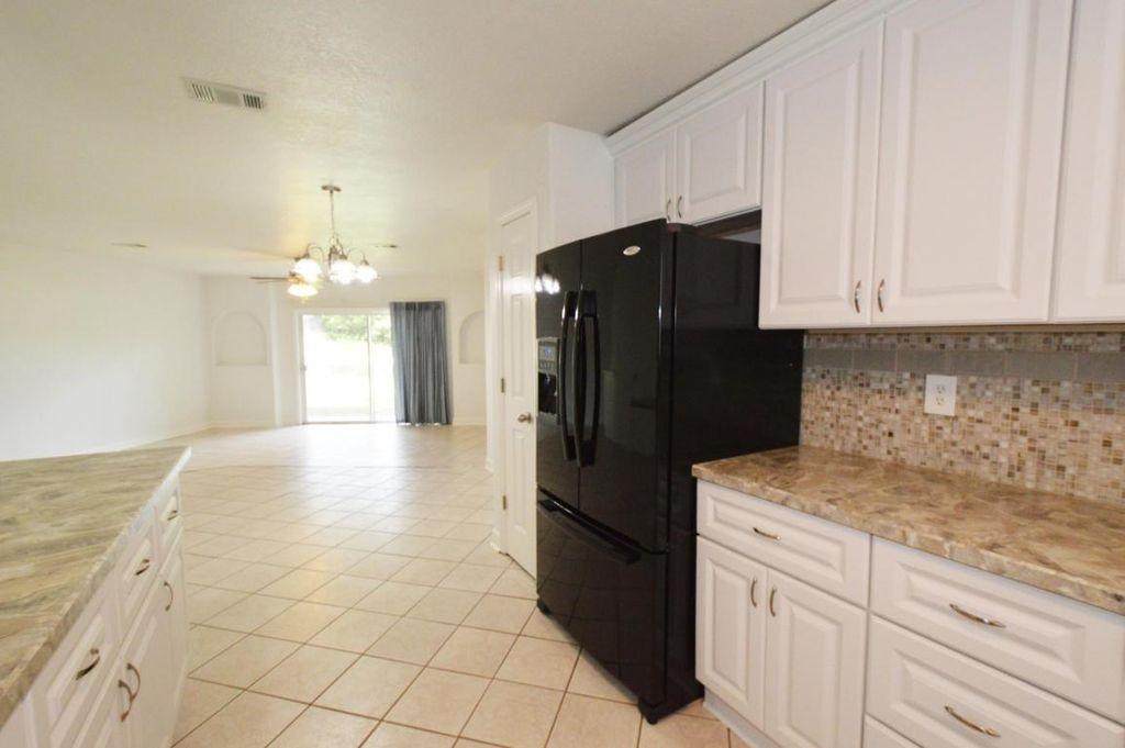 PELICAN PLACE T/H WEST - Residential Lease