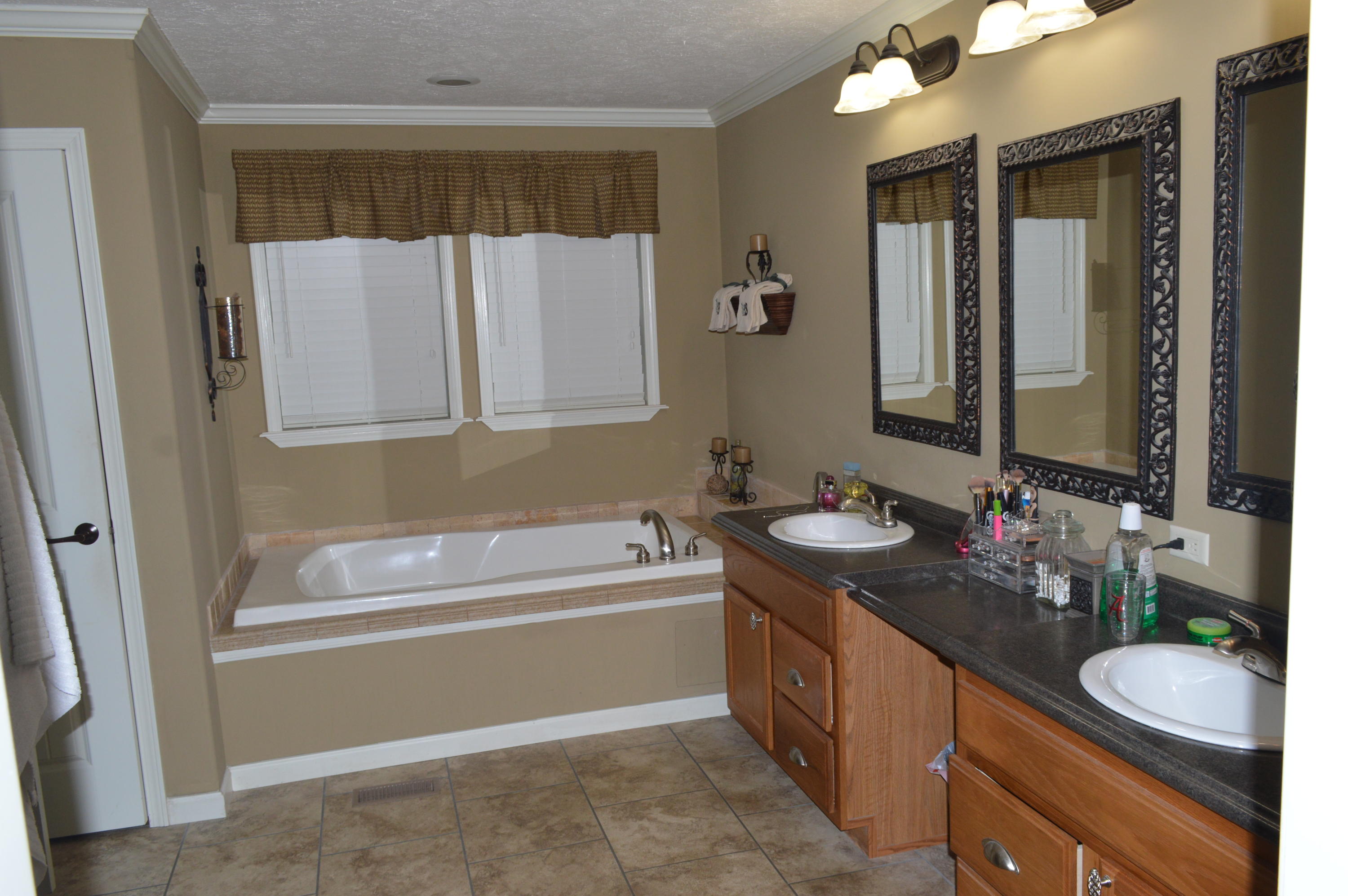 OAKWOOD HILLS UNIT 1 - Residential