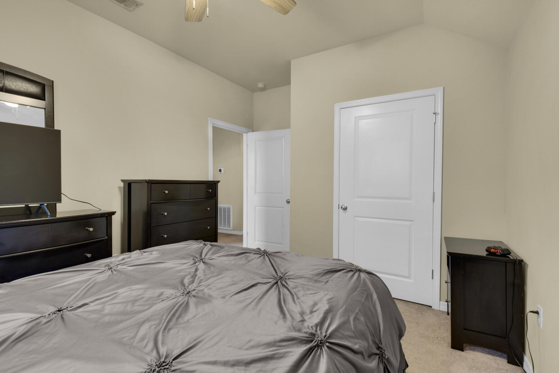 HERITAGE MANOR - Residential