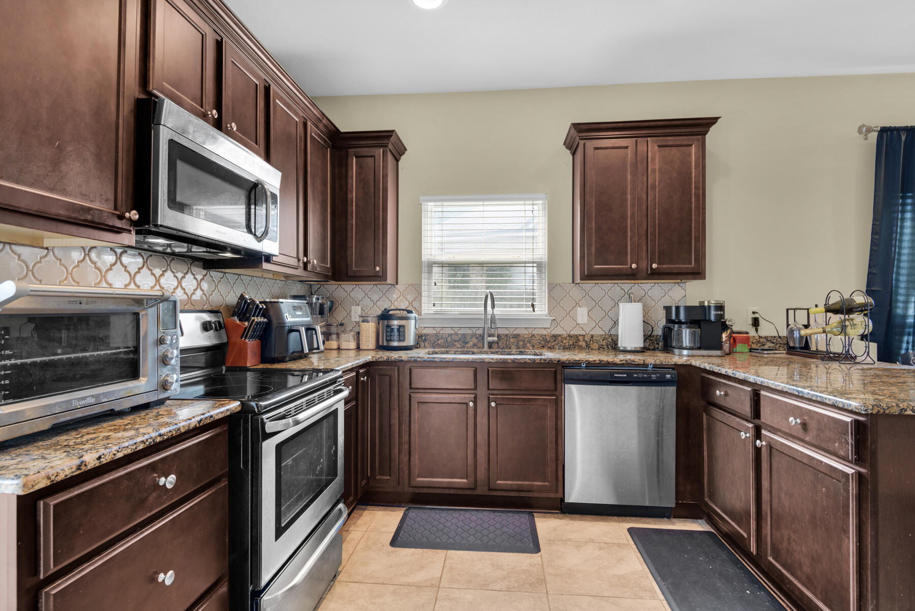 HERITAGE MANOR - Residential