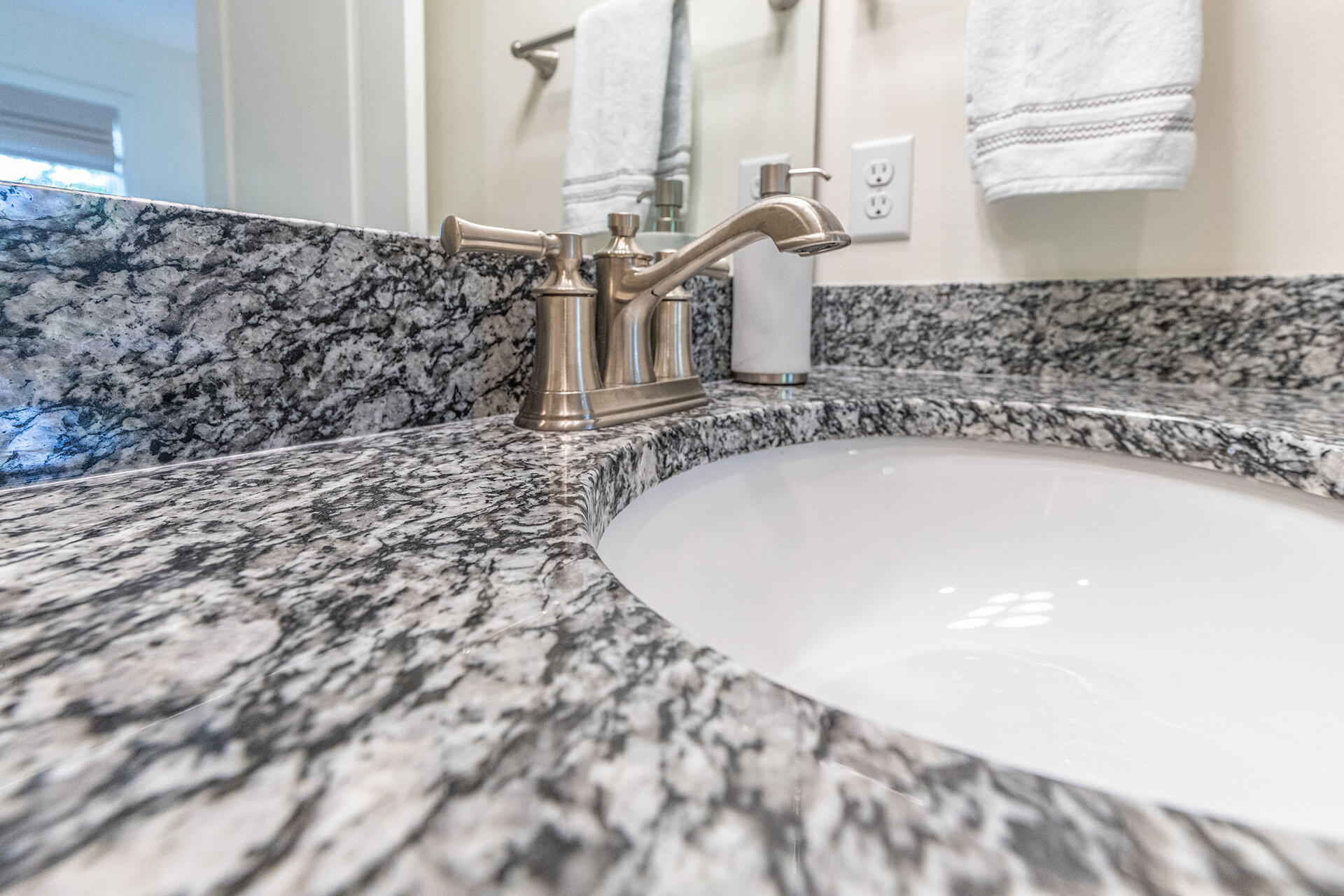 HIDDEN LAKES - Residential