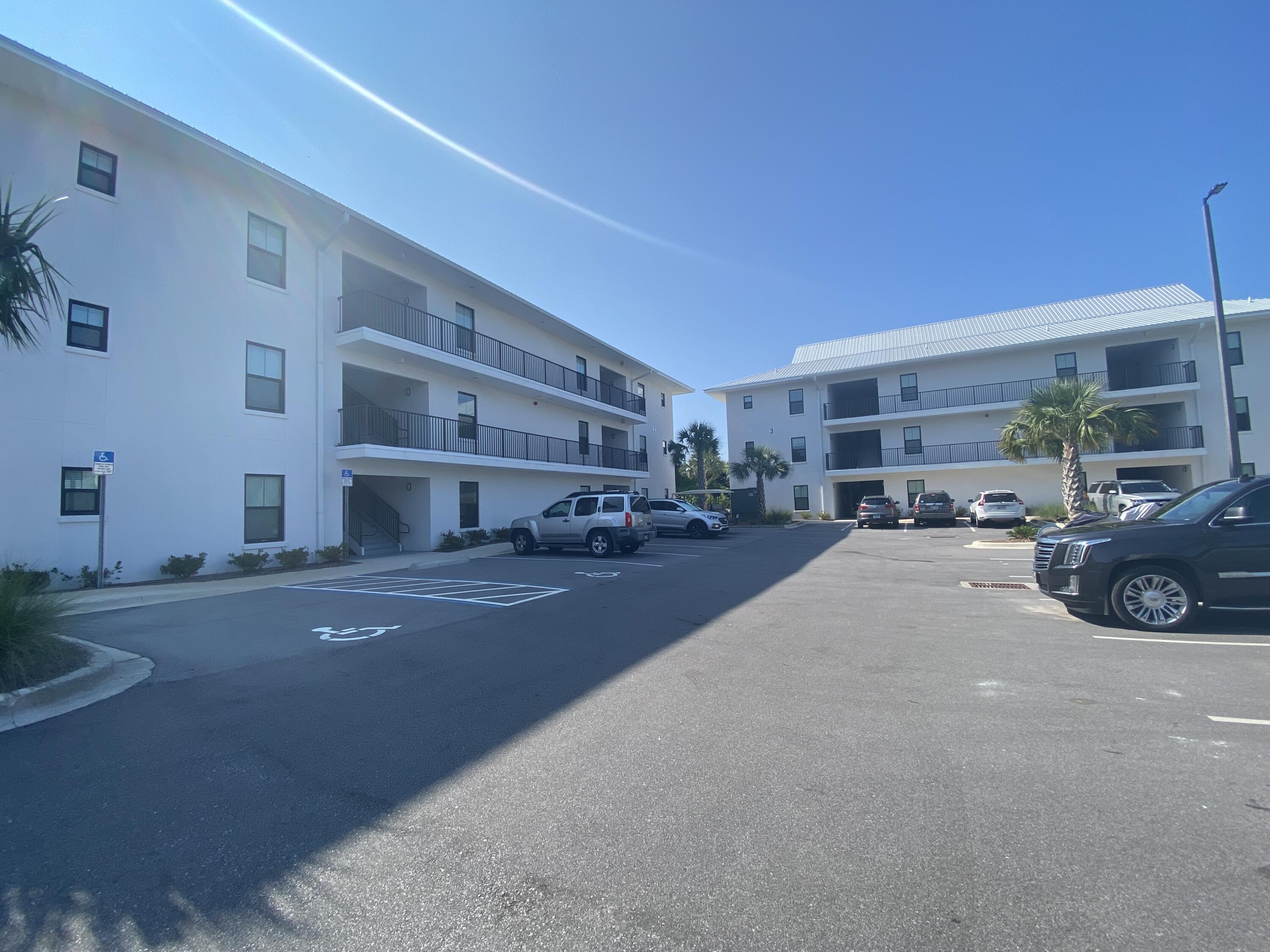 HIDDEN LAKES - Residential